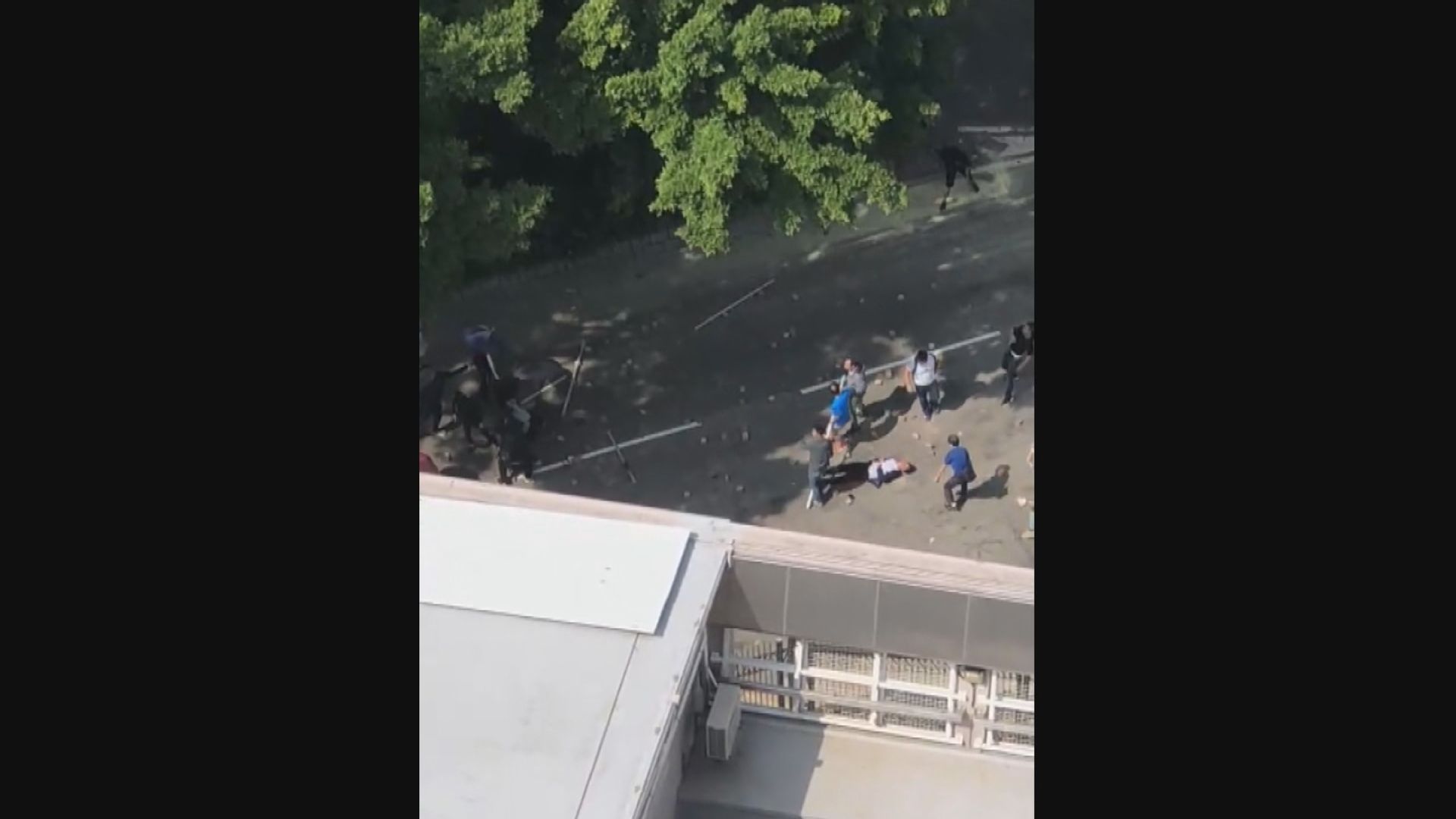 上水清潔工中磚亡　兩青年暴動罪成囚五年半