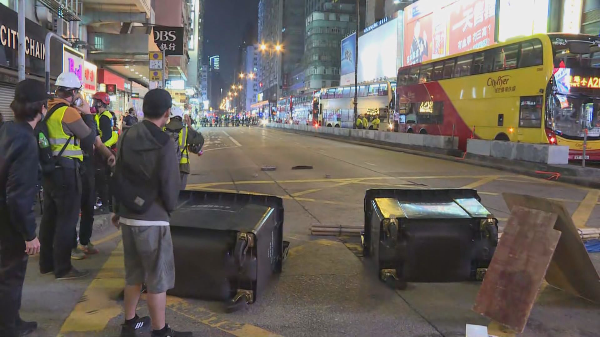 16歲少年按巴士死火掣致交通阻塞　判80小時社服令