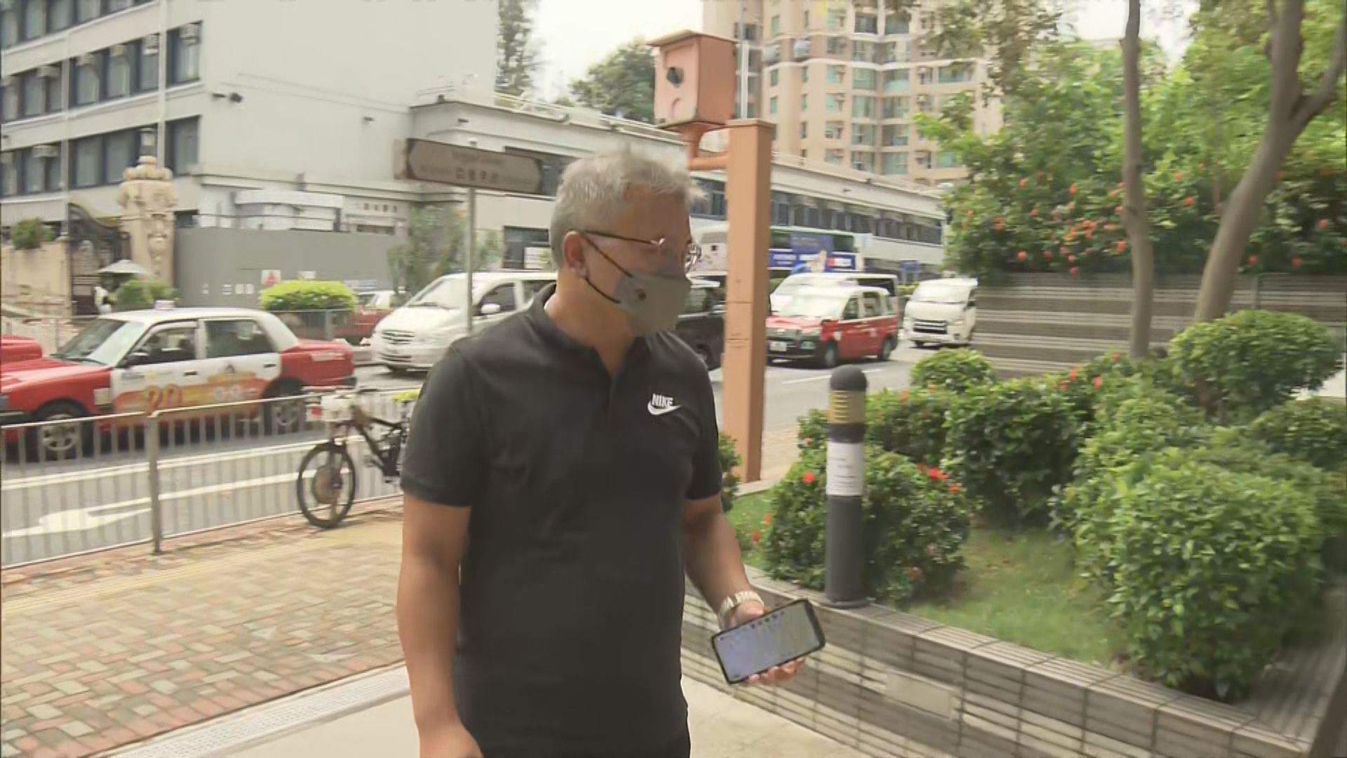 記協主席陳朗昇涉衝紅燈罰款二千元