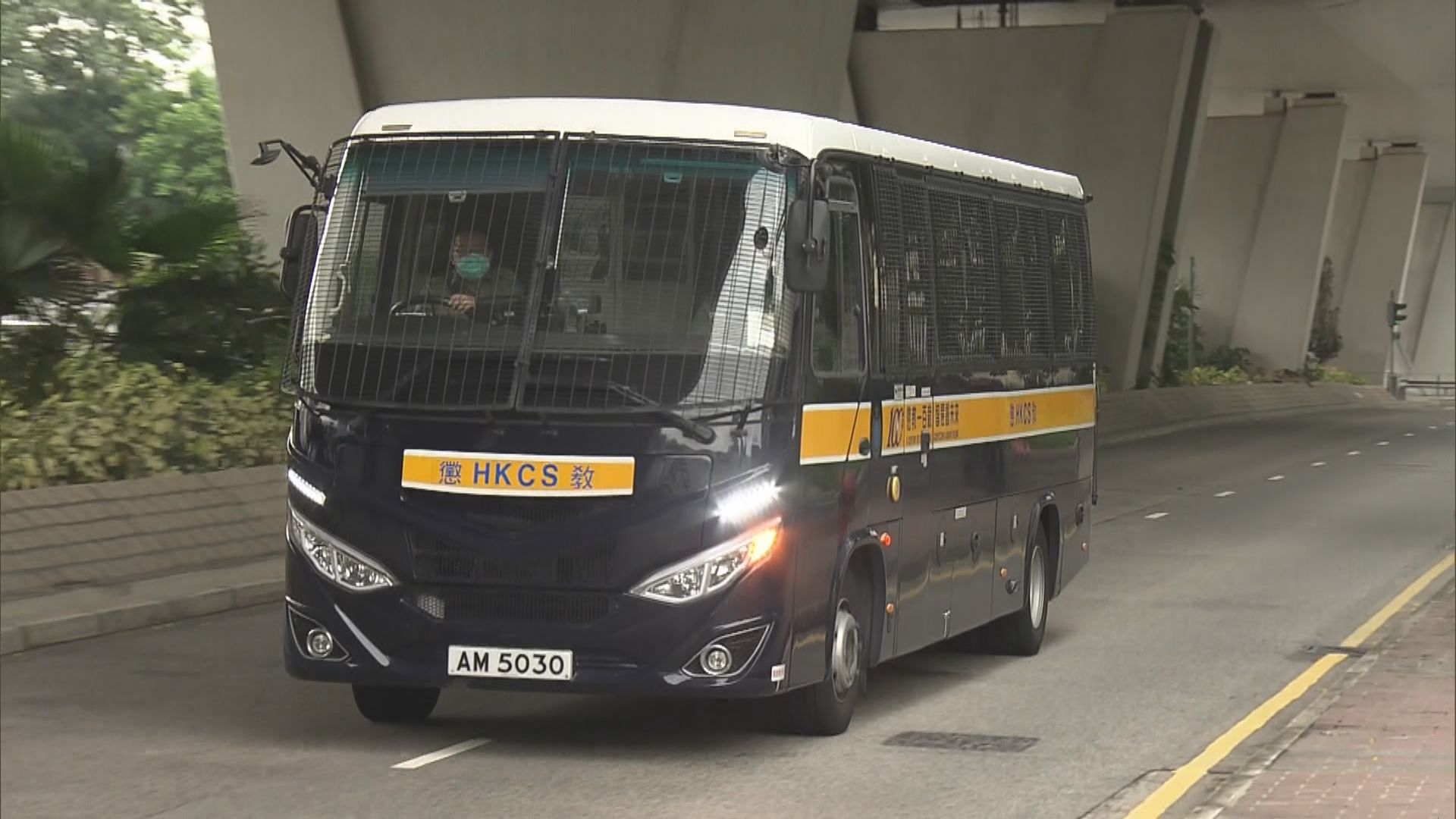 兩名青年前年參與暴動及傷人罪成　判囚26個月