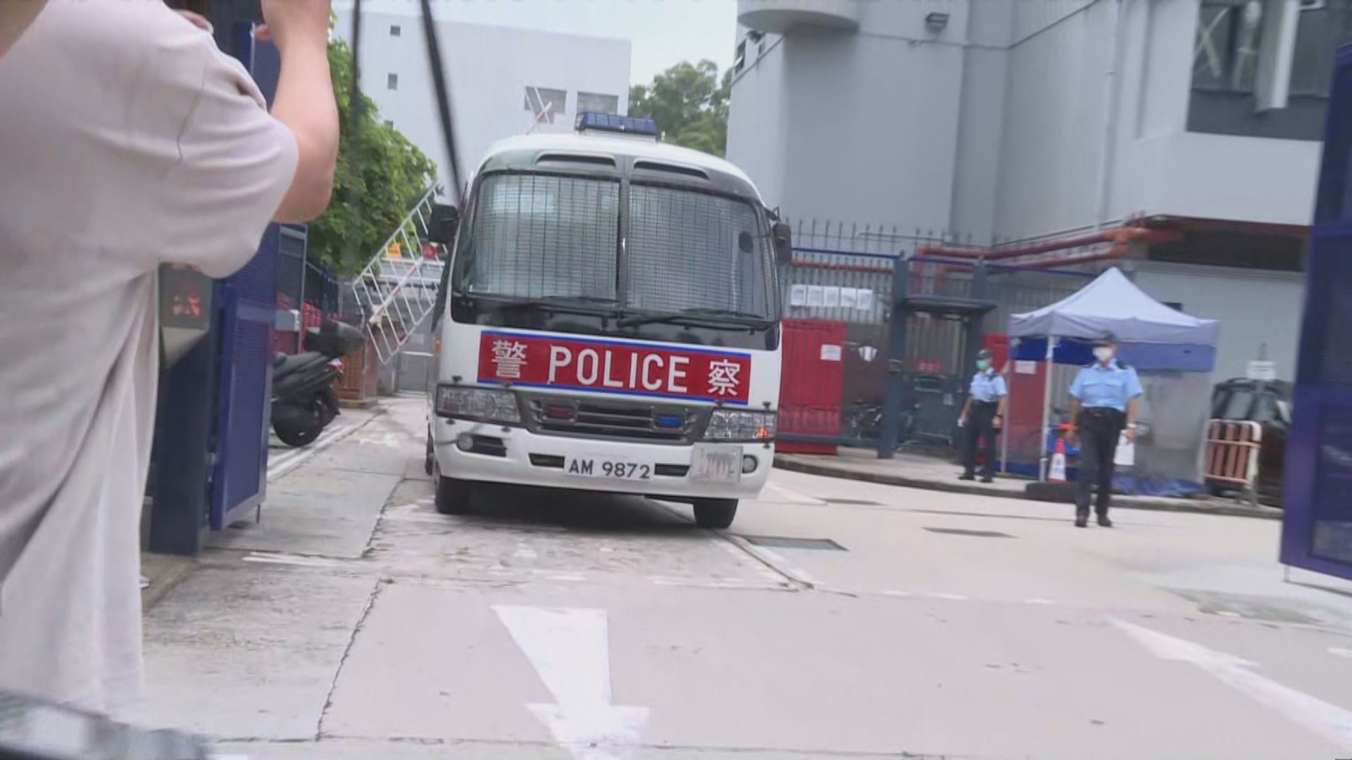 警方控告許智峯三項控罪　案件下午提堂