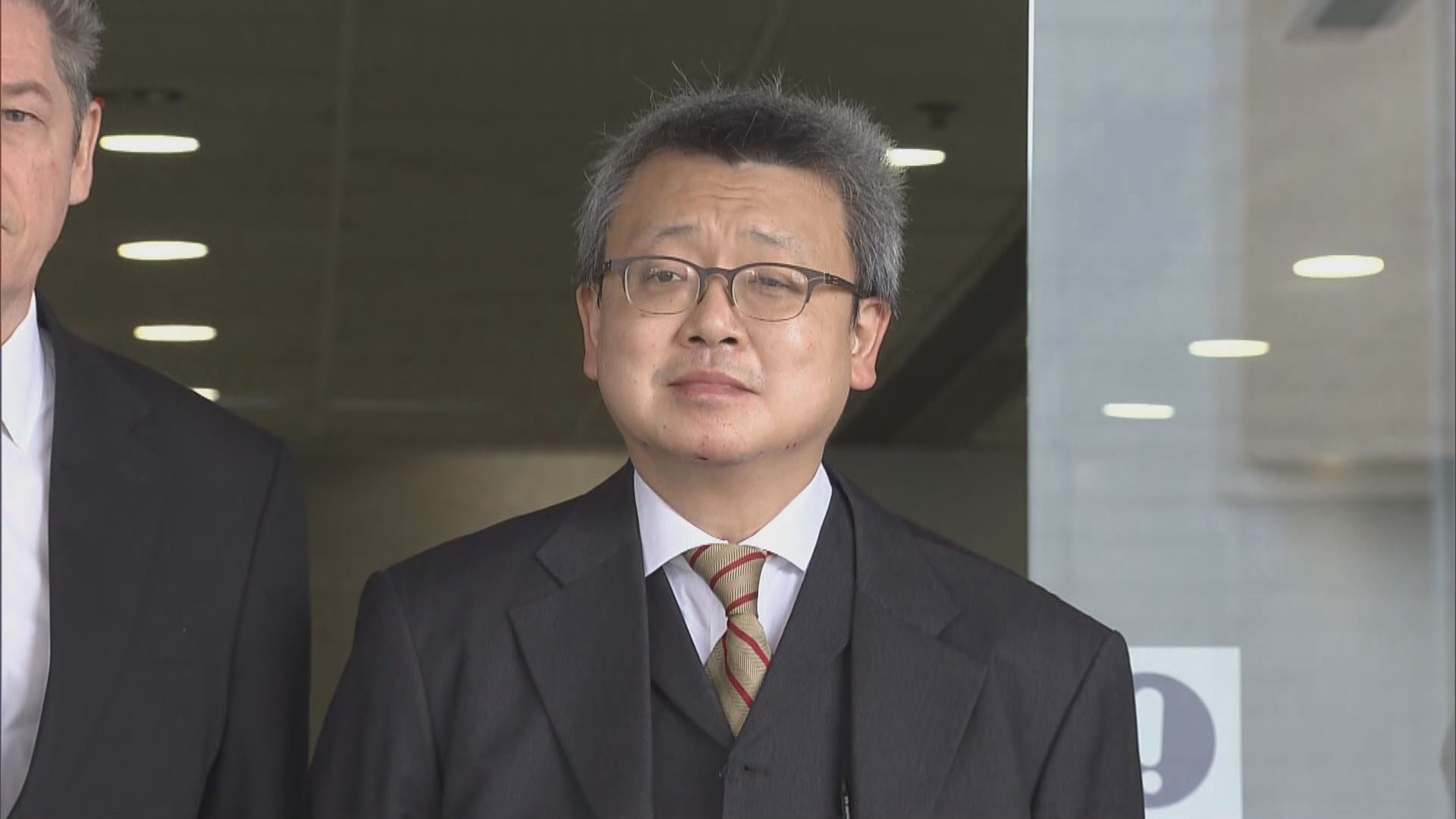 涉非禮案高級檢控官早上墮樓亡