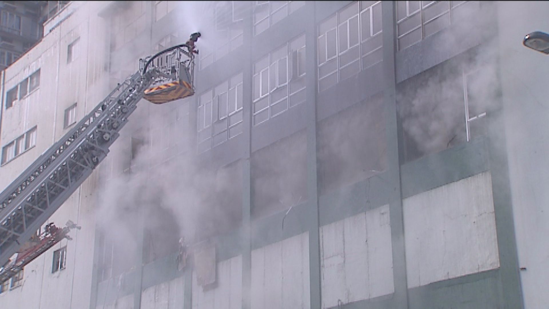 牛頭角迷你倉大火　兩殉職消防員死因研訊展開