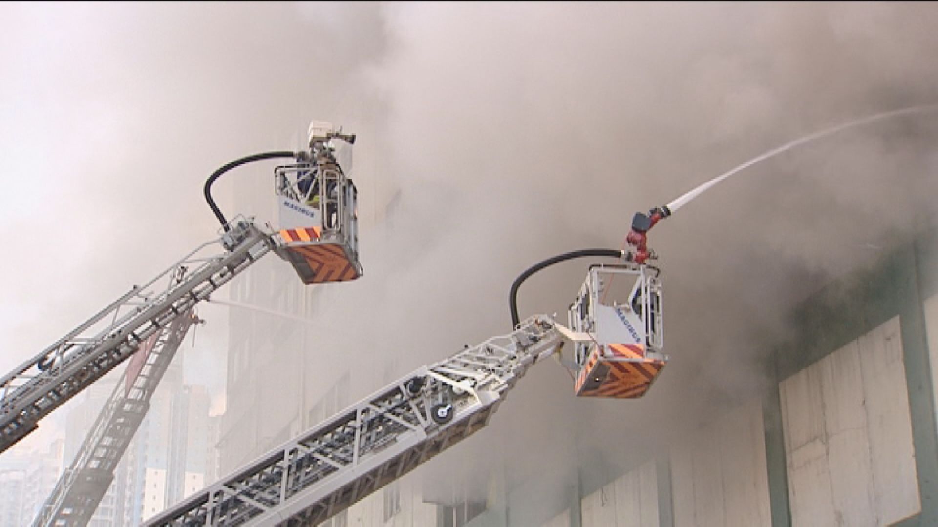 牛頭角迷你倉四級火　高級消防隊長指火場現1.6米高分煙層