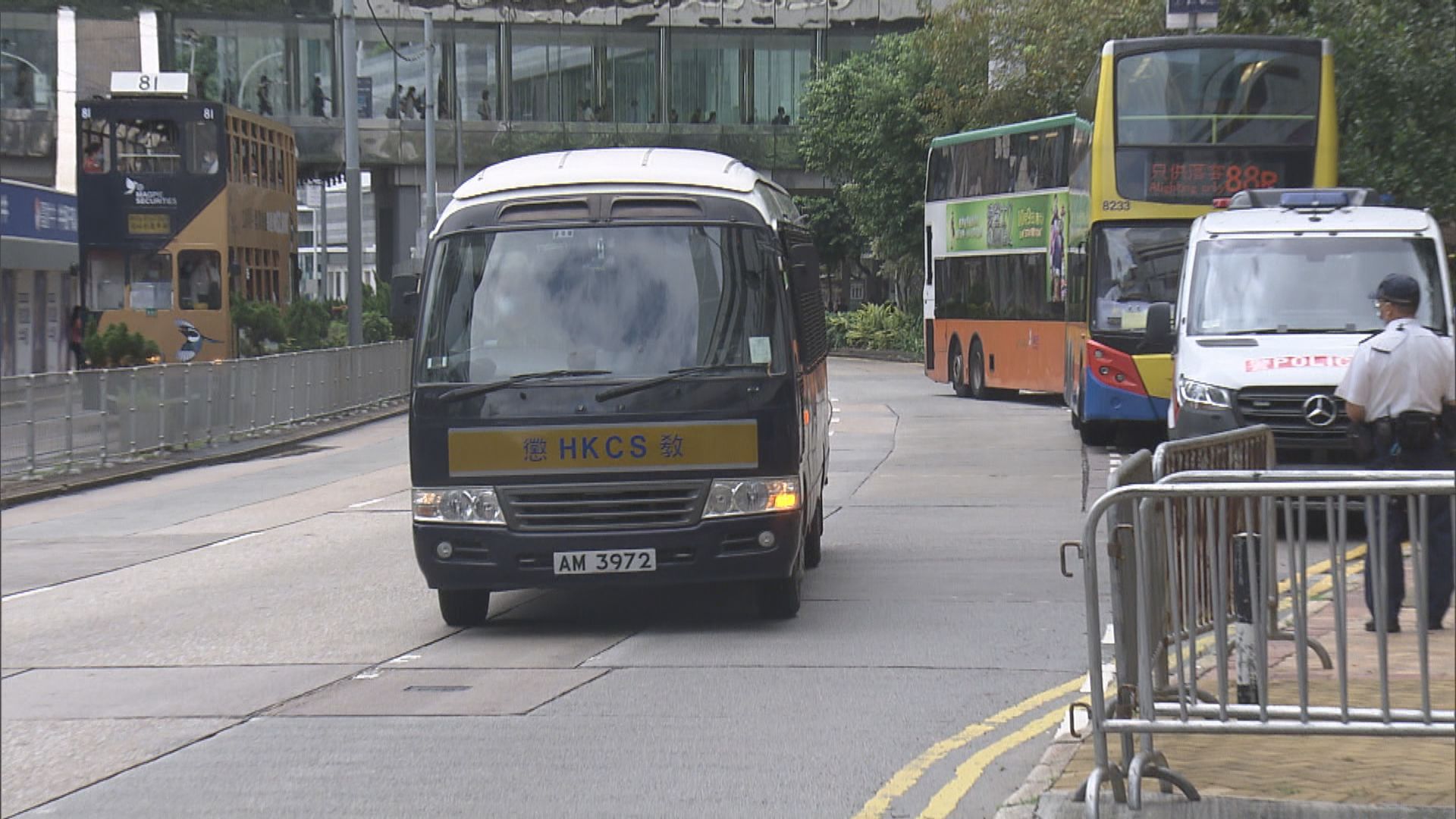 港大學生會評議會悼念刺警疑兇案　再多三人保釋獲批