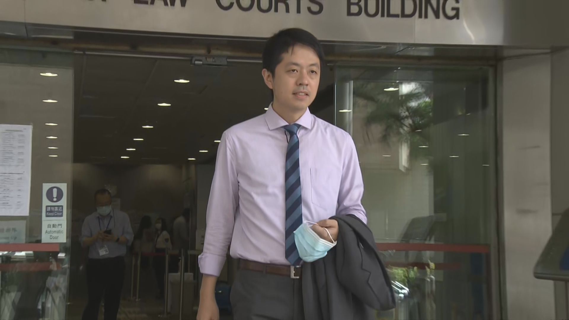 許智峯私人檢控西灣河開槍交通警及深水埗撞人的士司機