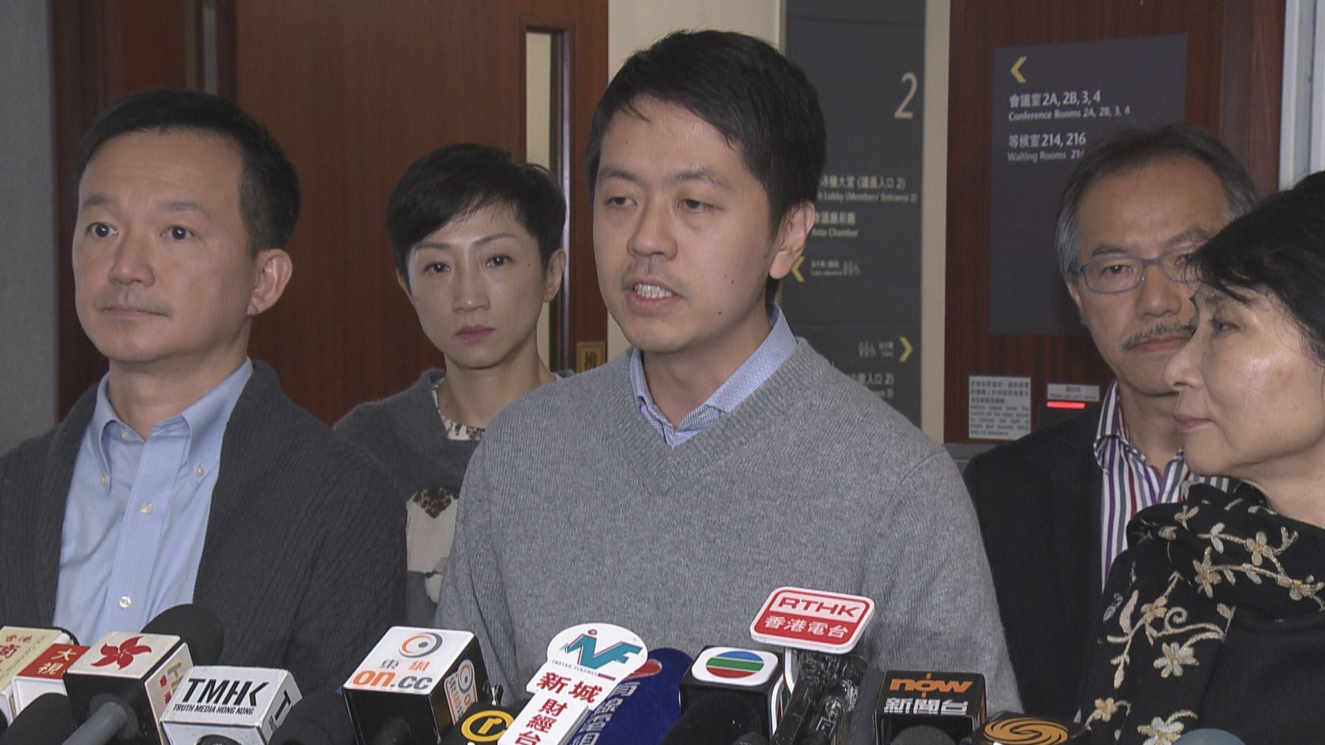 律政司再介入許智峯私人檢控　提撤銷檢控涉危駕的士司機