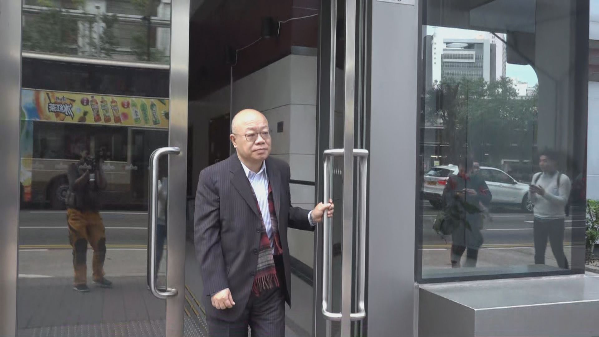 前公務員涉虛報上司收賄提堂