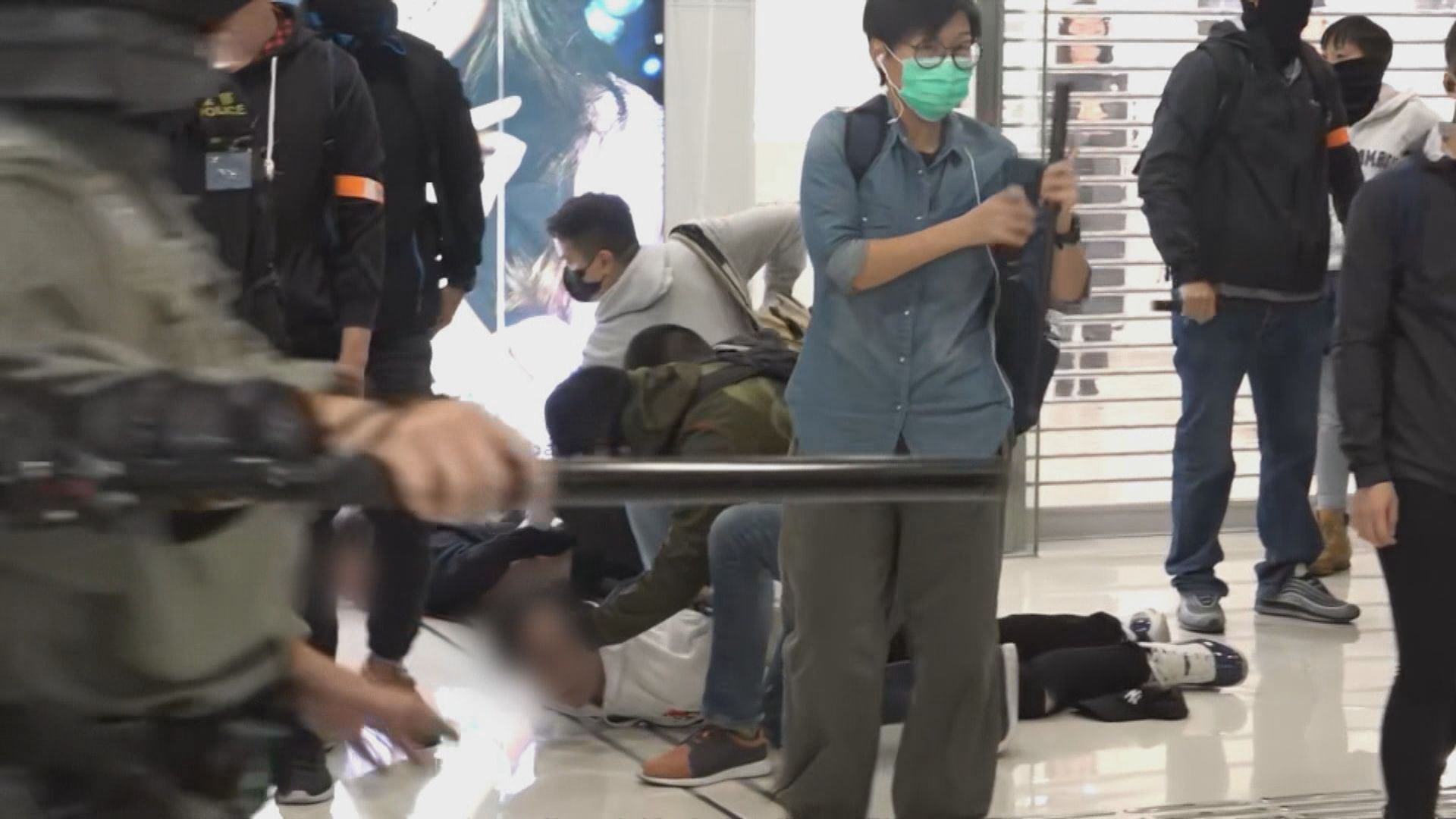 德福廣場和你shop五學生被控襲警　二月再訊