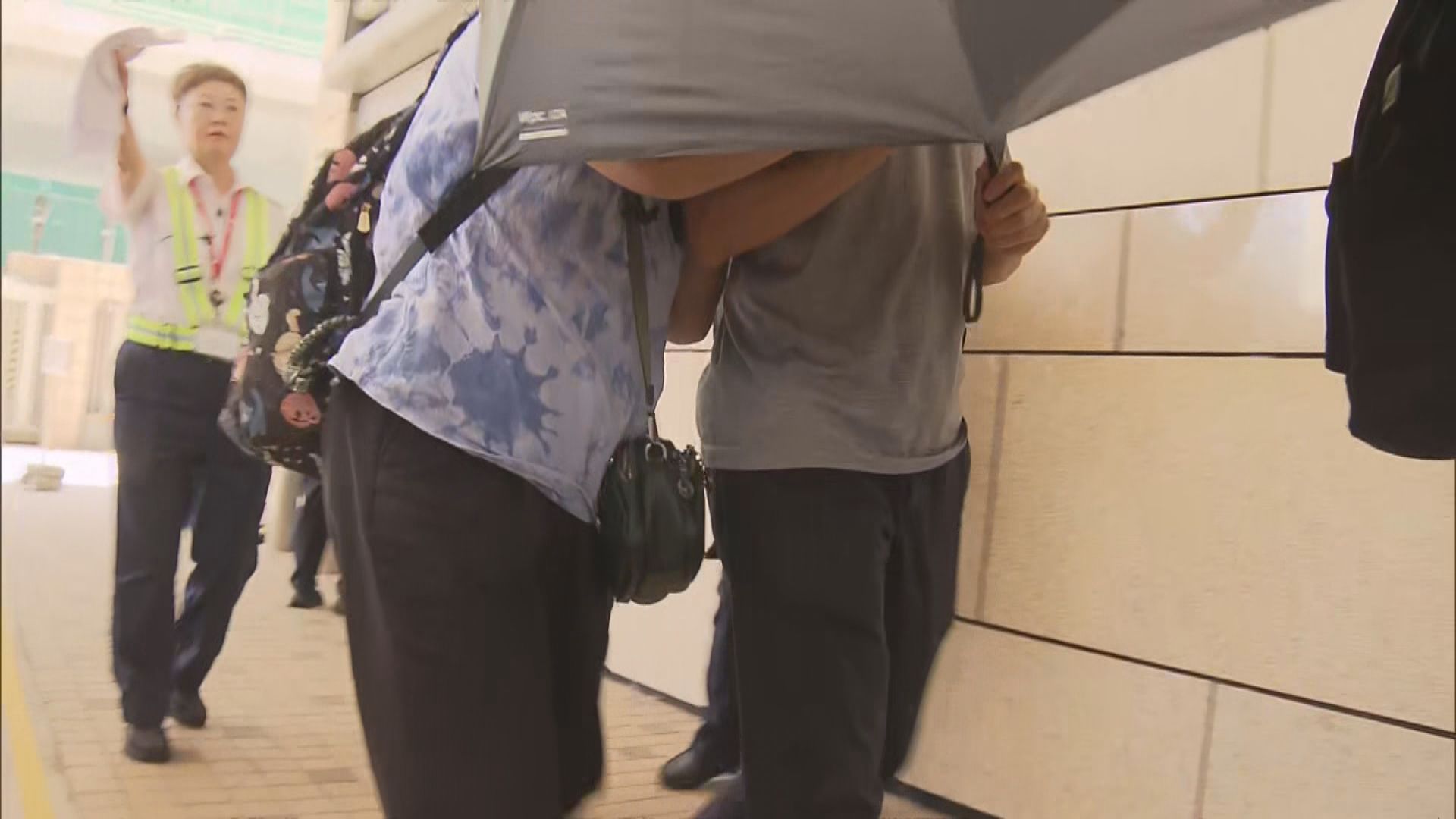 郭鳳儀父親涉處理女兒保單被控違反維護國安條例　案件今開審