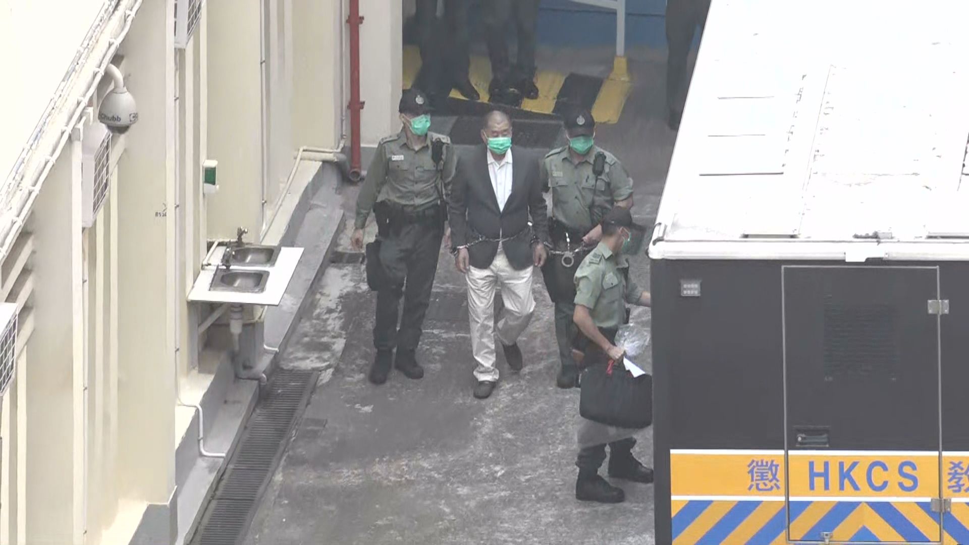 黎智英被加控勾結外國勢力危害國家安全罪提堂