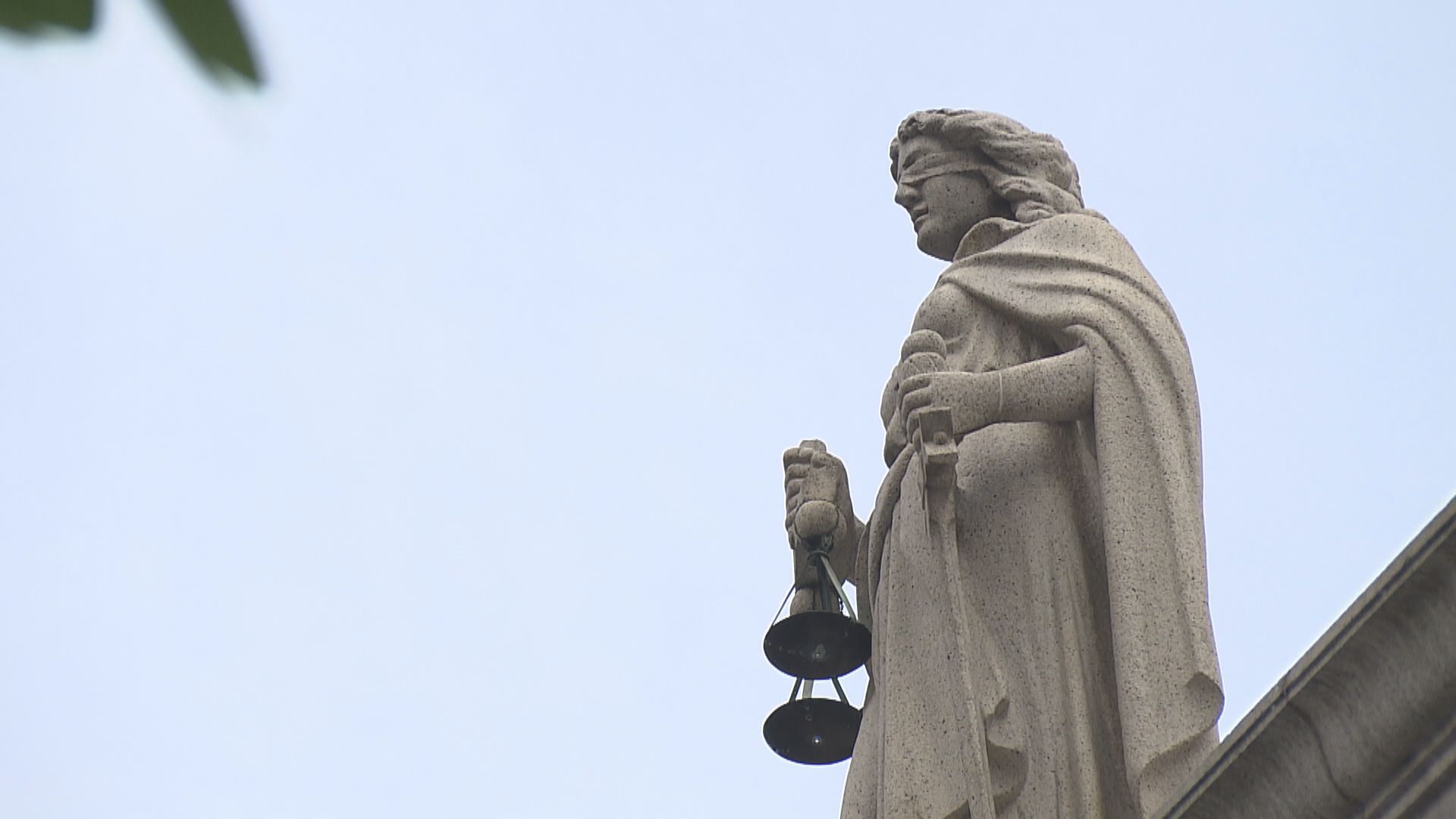 法院審禁蒙面法　申請人：緊急法權力如核能無法控制