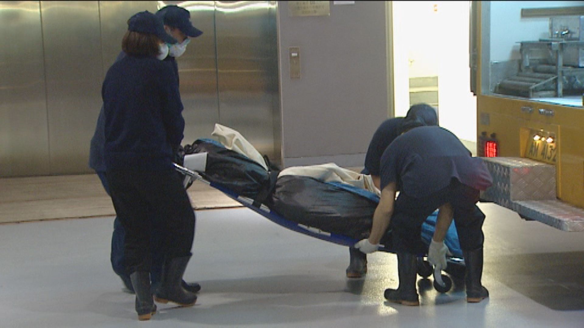 荃灣石棺藏屍案　陪審團退庭商議7小時仍未有裁決