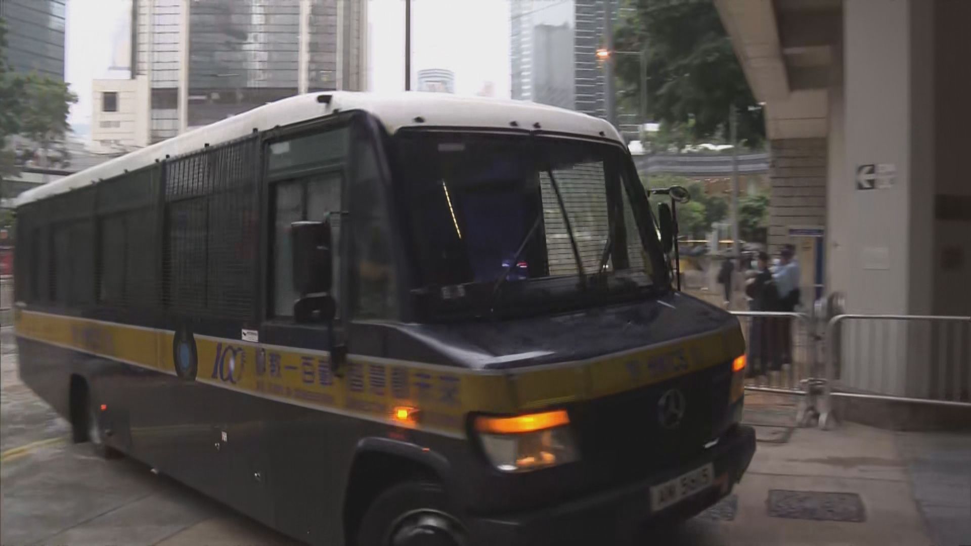 控方指唐英傑知道光時意思　駕電單車故意令人留意