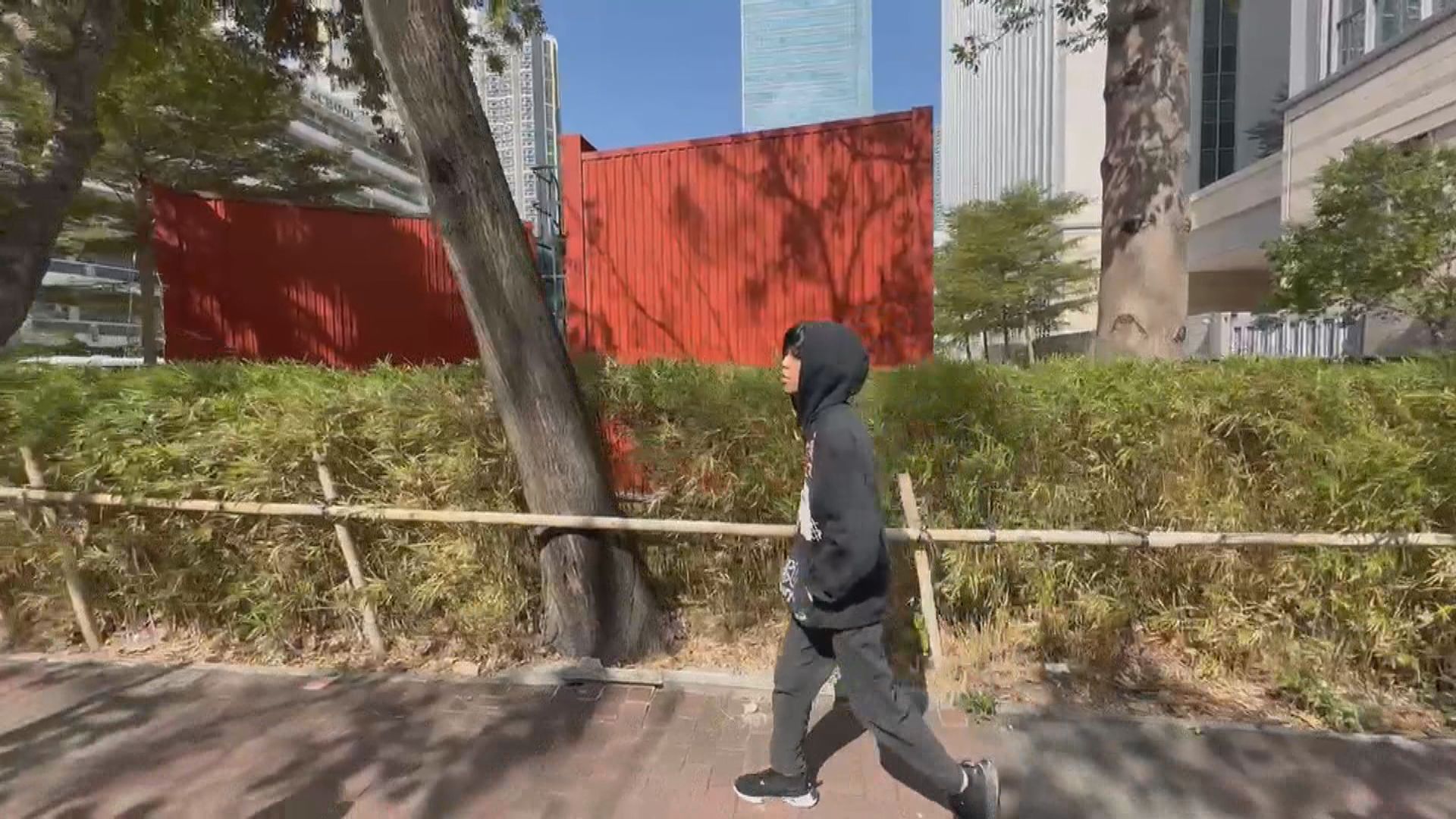 無業男撕選舉海報邊角　判80小時社會服務令