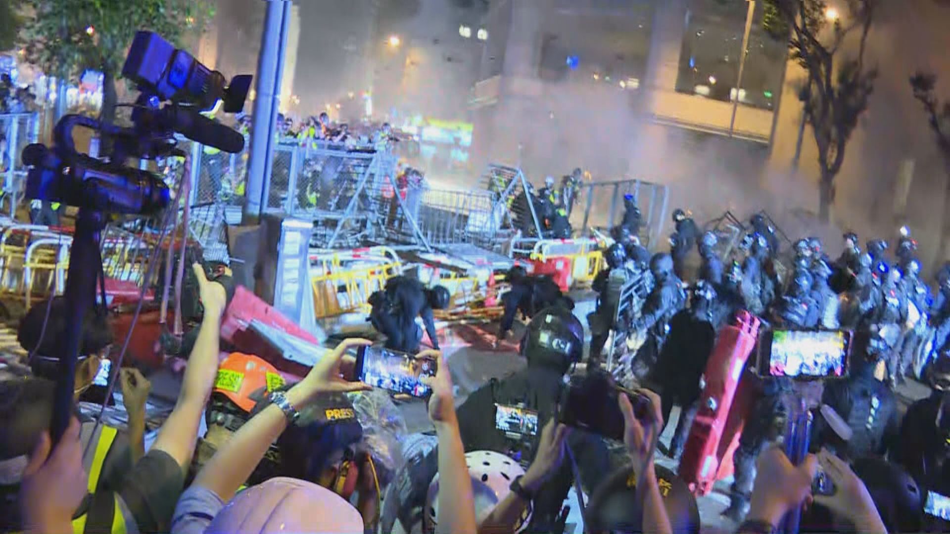 831暴動案續審　警署警長同意有非示威者在現場