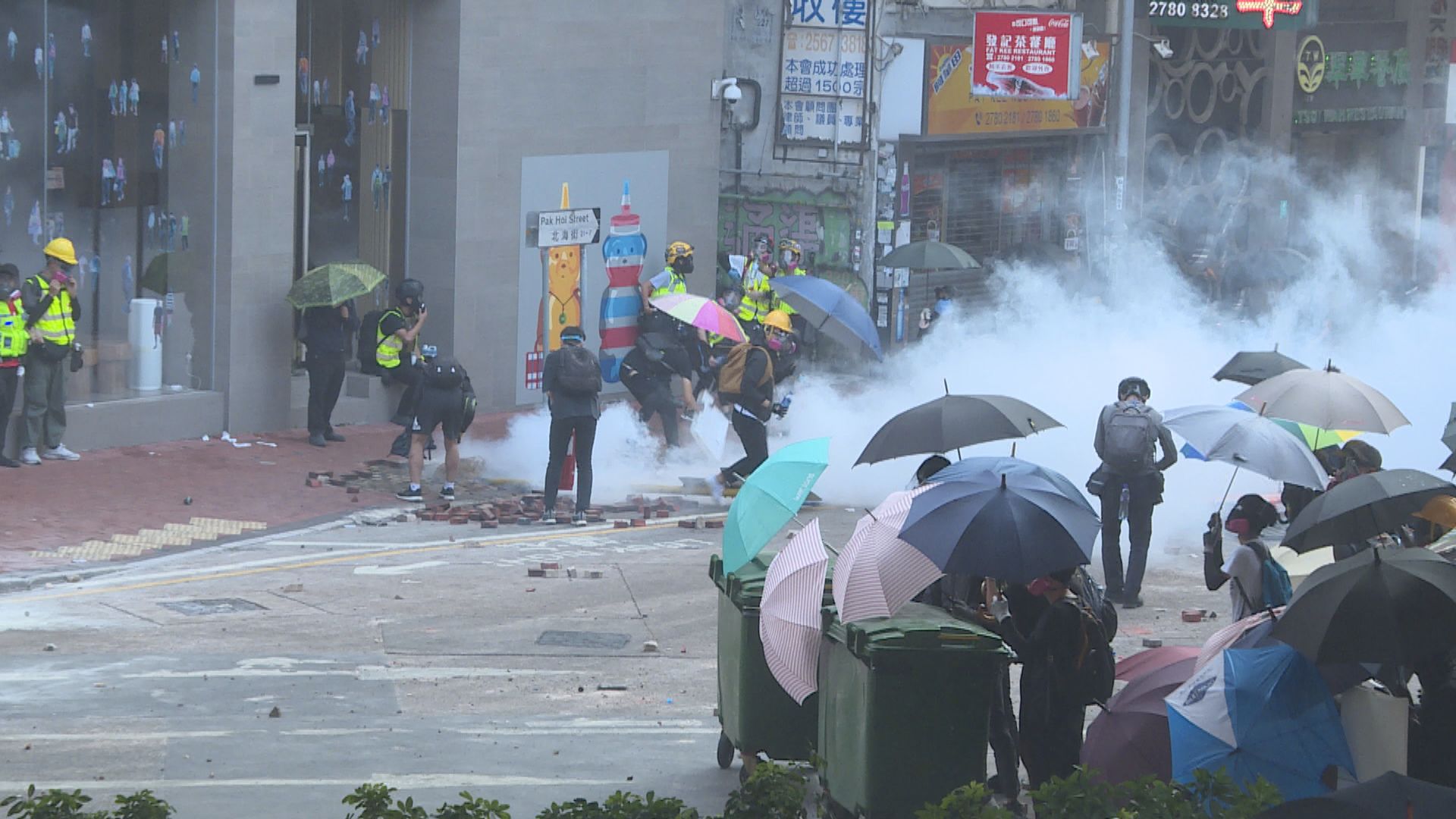 九人前年11月理大外圍參與暴動罪成