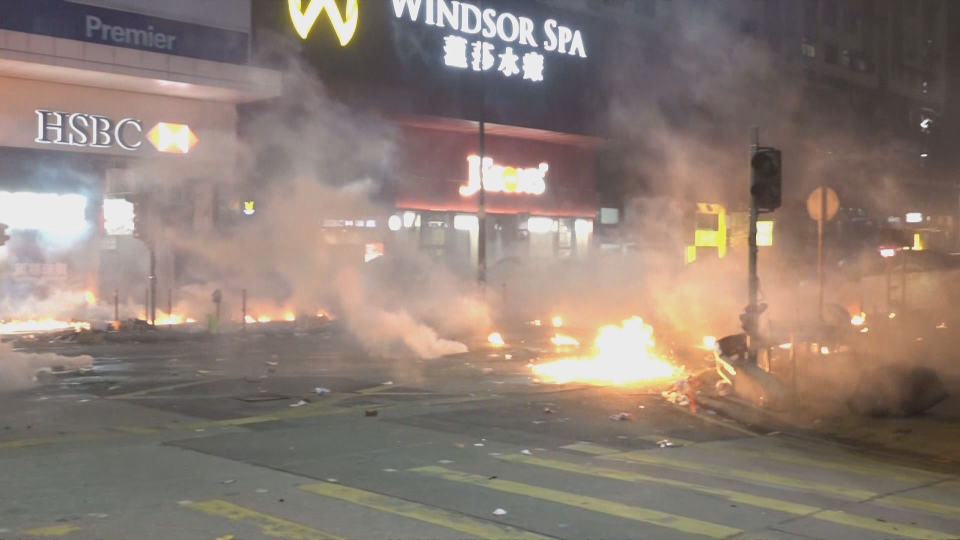 理大衝突十人被控油麻地參與暴動　一女子認罪