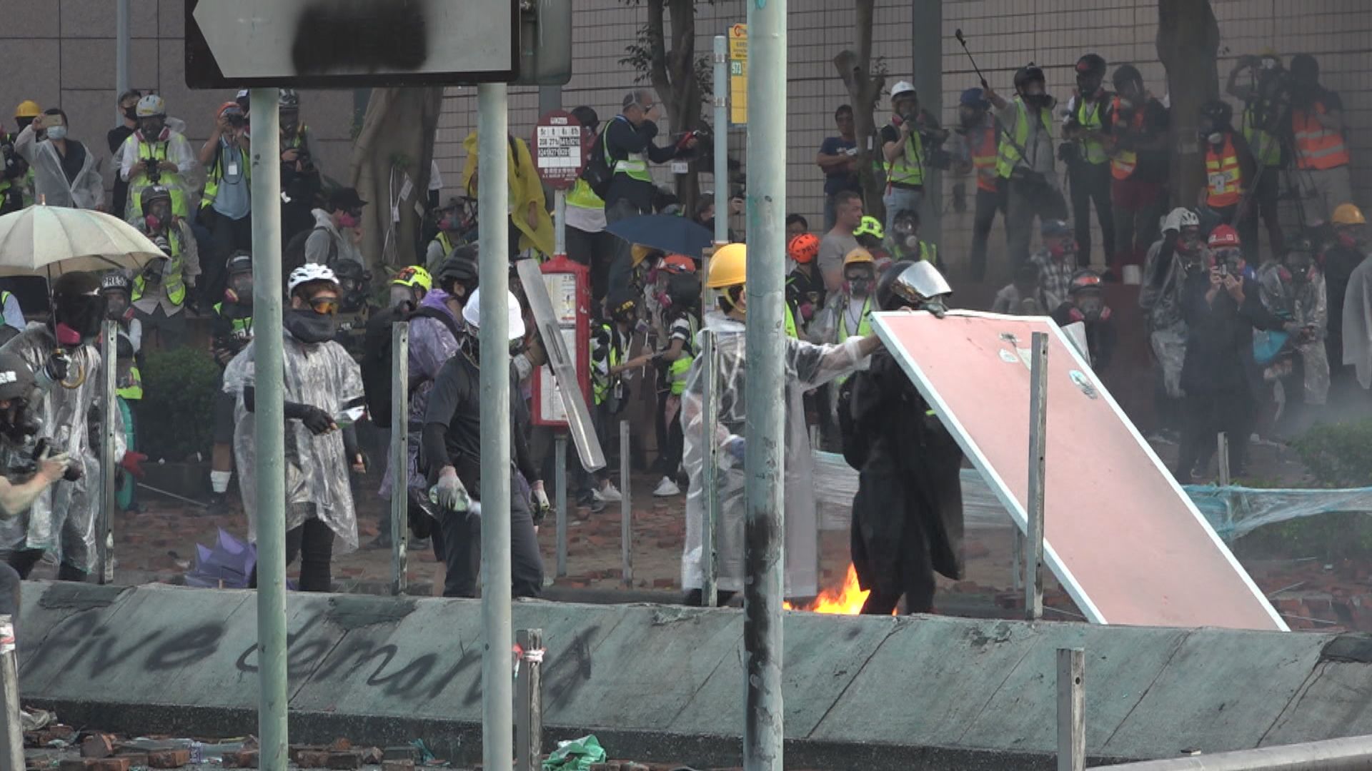 理大衝突企圖搶犯　男學生認暴動罪判入教導所