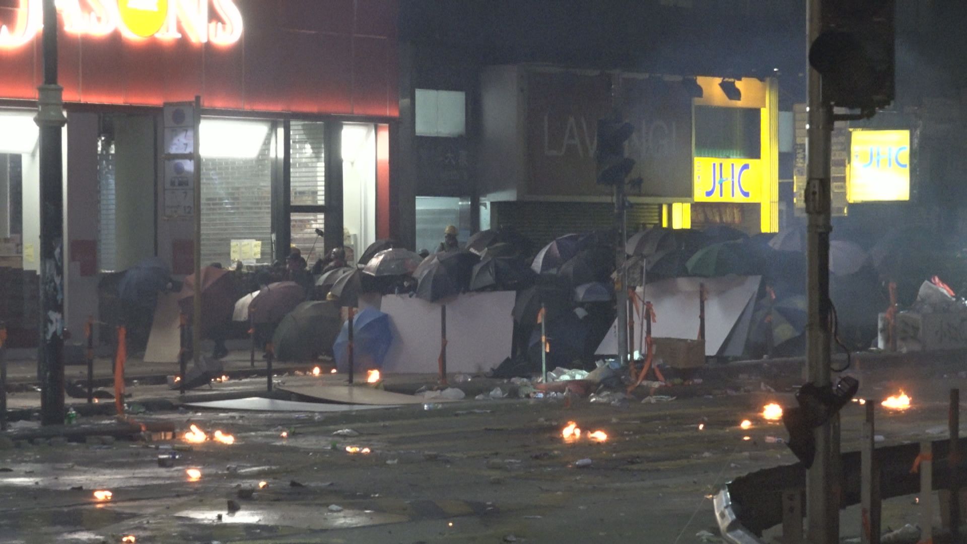 8人油麻地暴動「圍魏救趙」 囚2年8個月至3年9個月