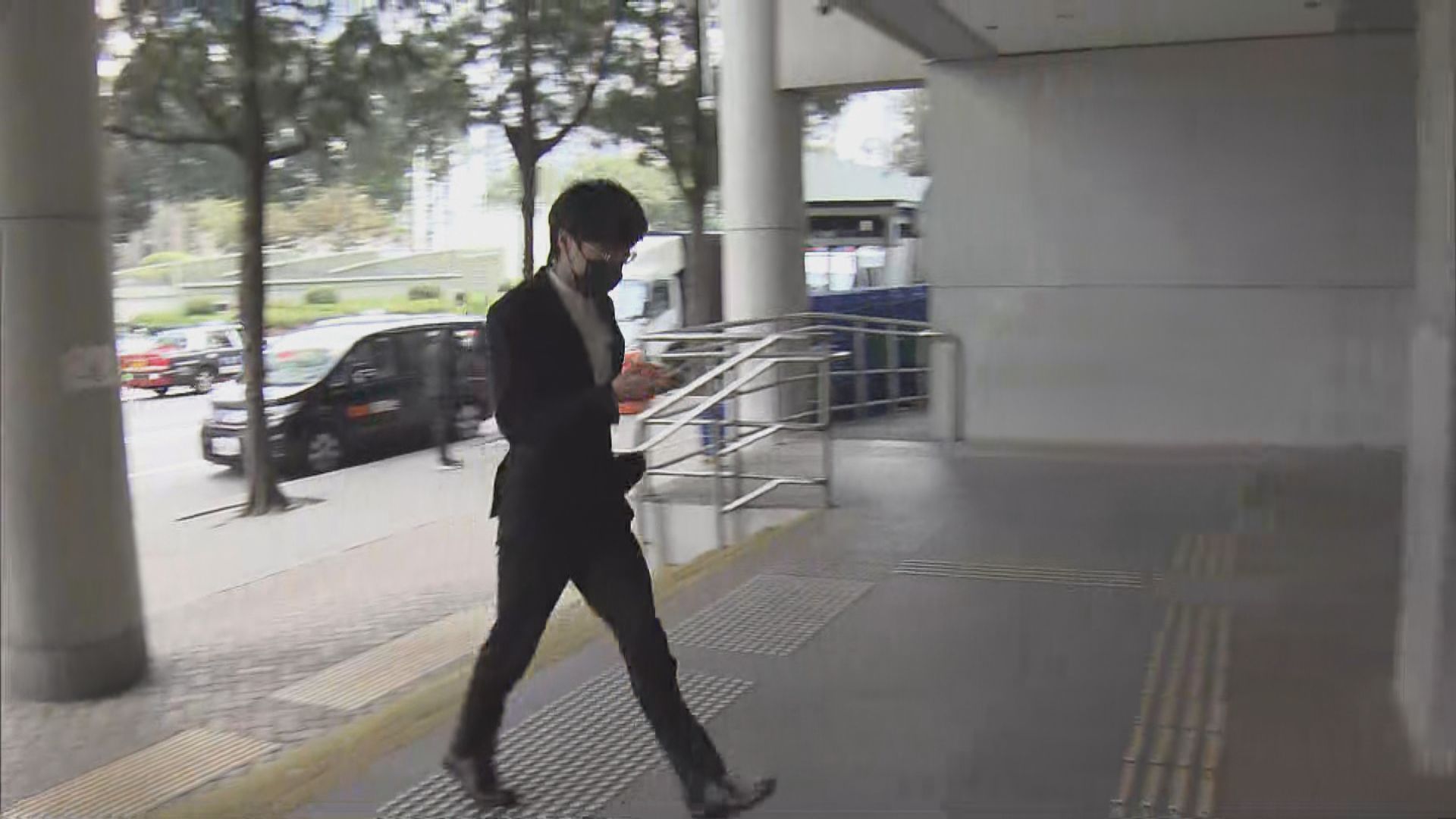 港台兼職記者涉管有玩具槍及對講機案開審