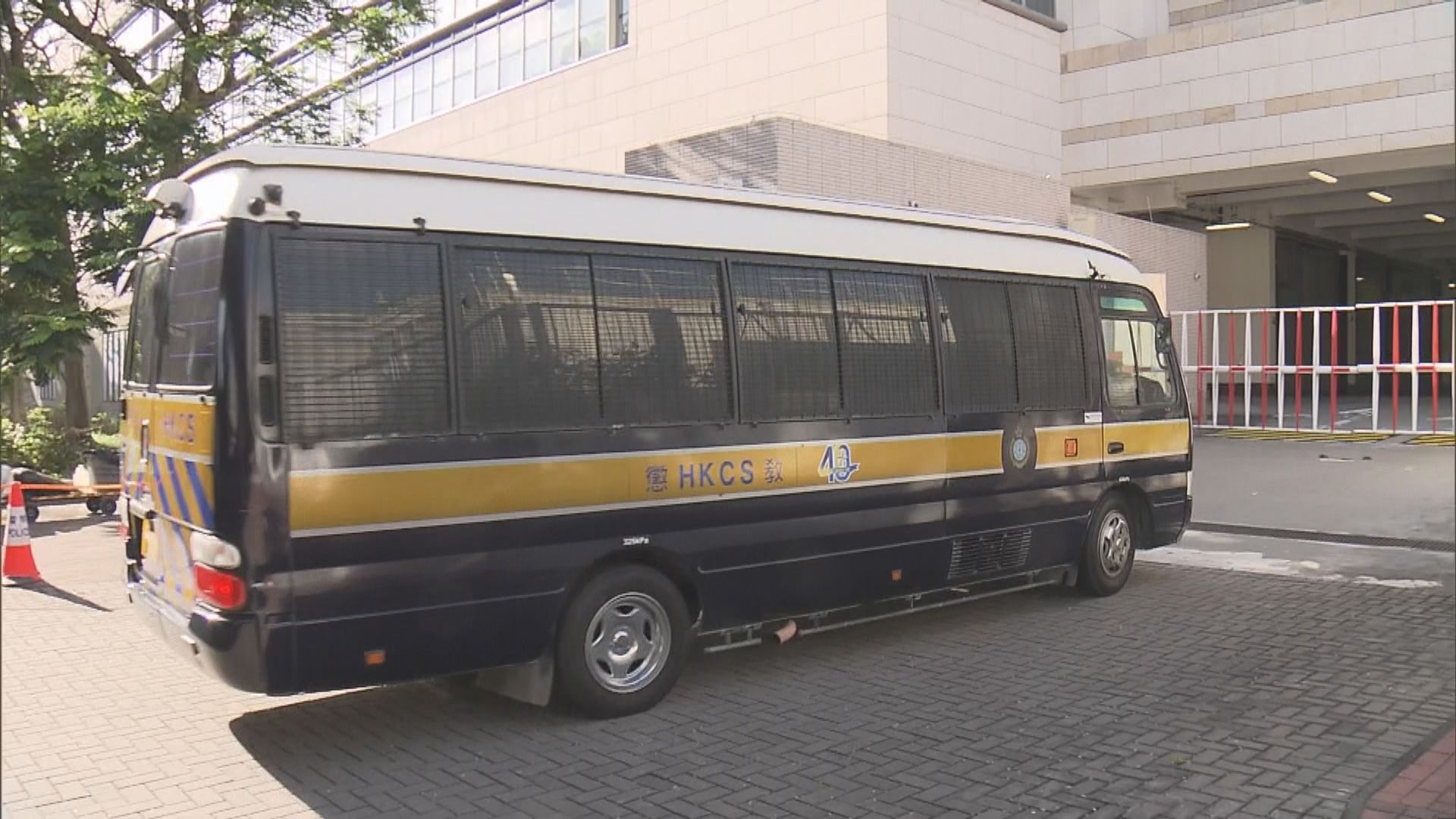 兩人法庭旁聽拍掌被判發表煽動文字罪成囚三個月及一年