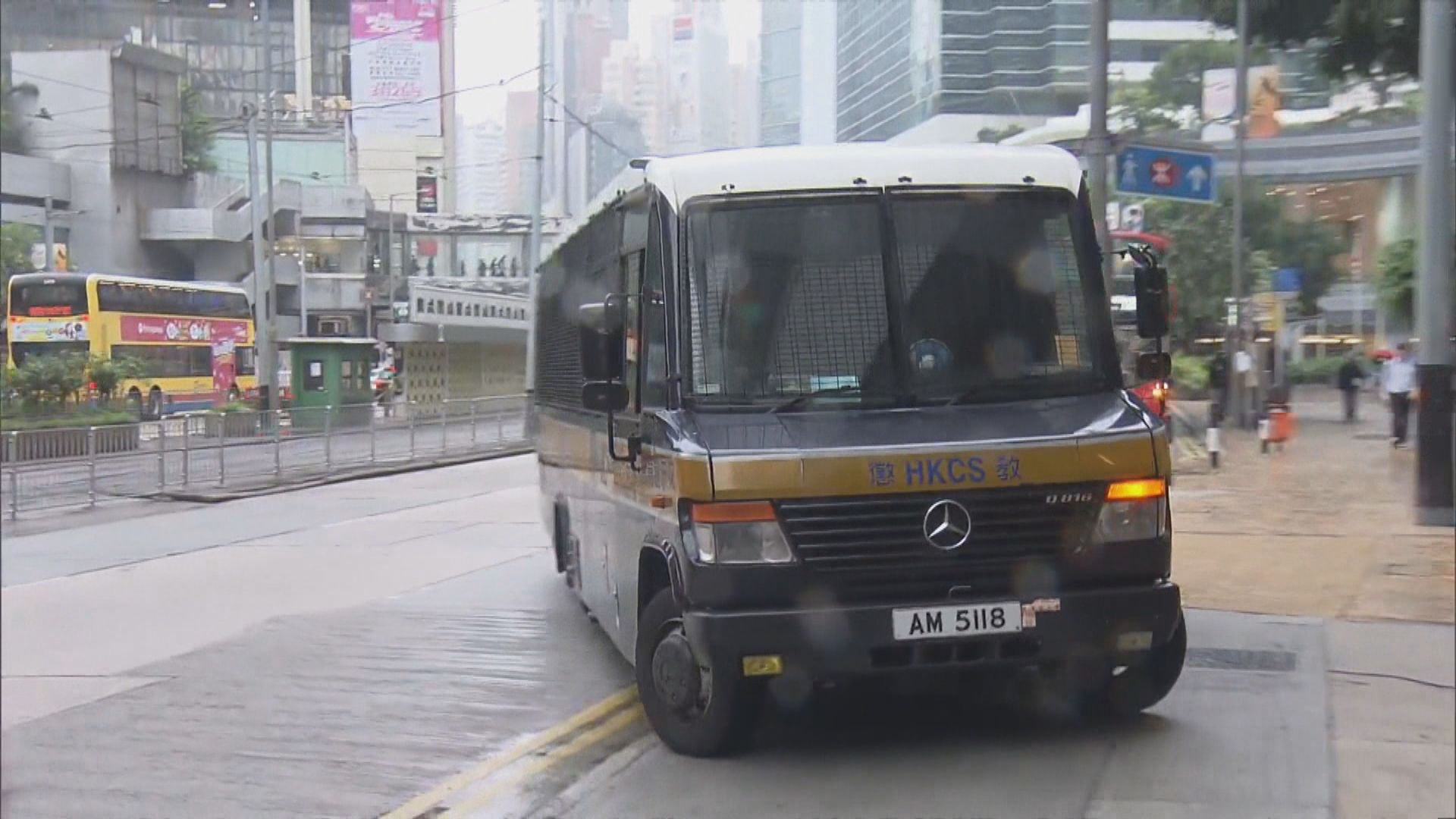 舞台劇導演黃嘉威性侵四少女判囚七年半