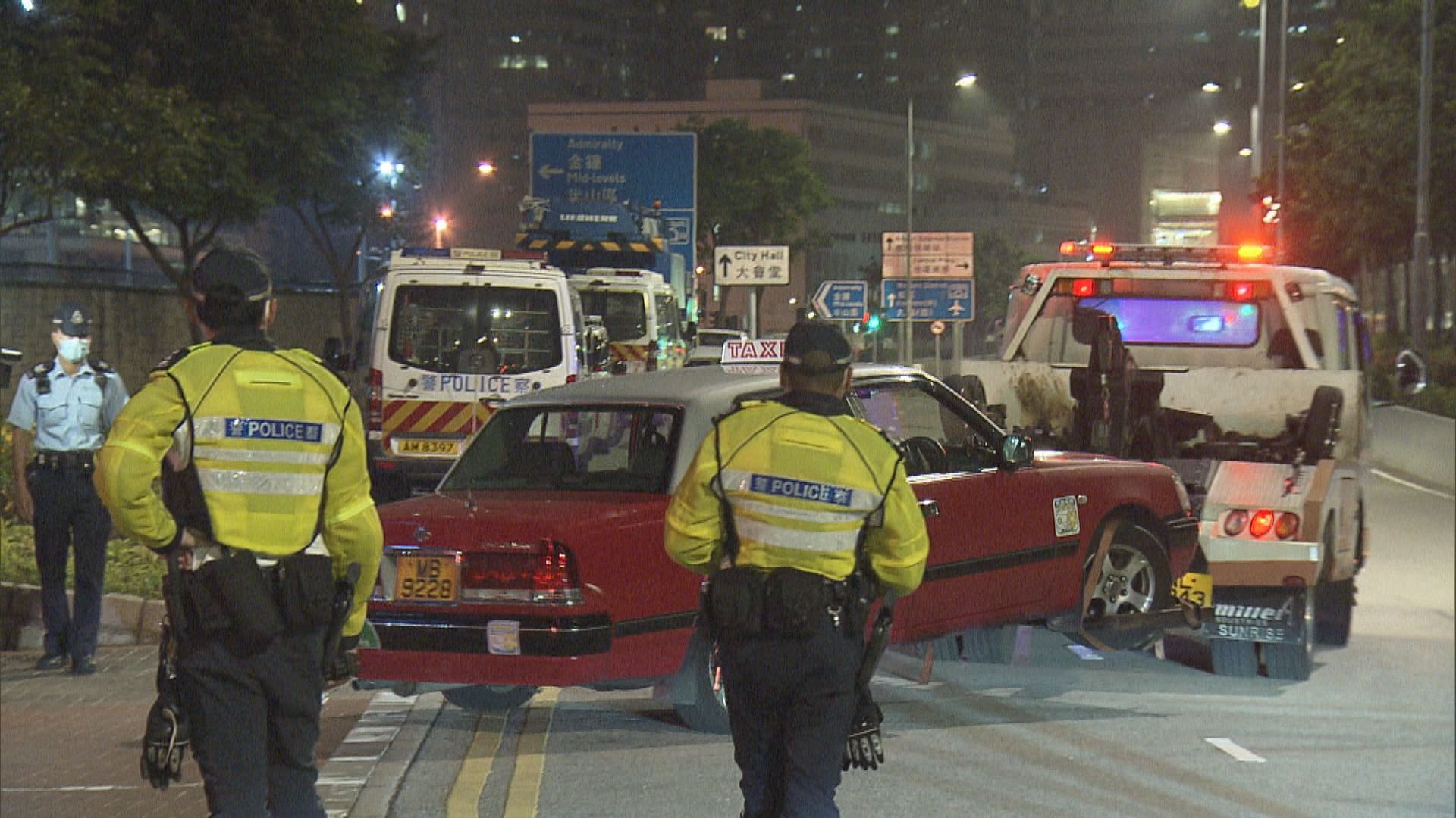 的士司機涉撞解放軍軍營遭控兩罪　還柙候精神科報告