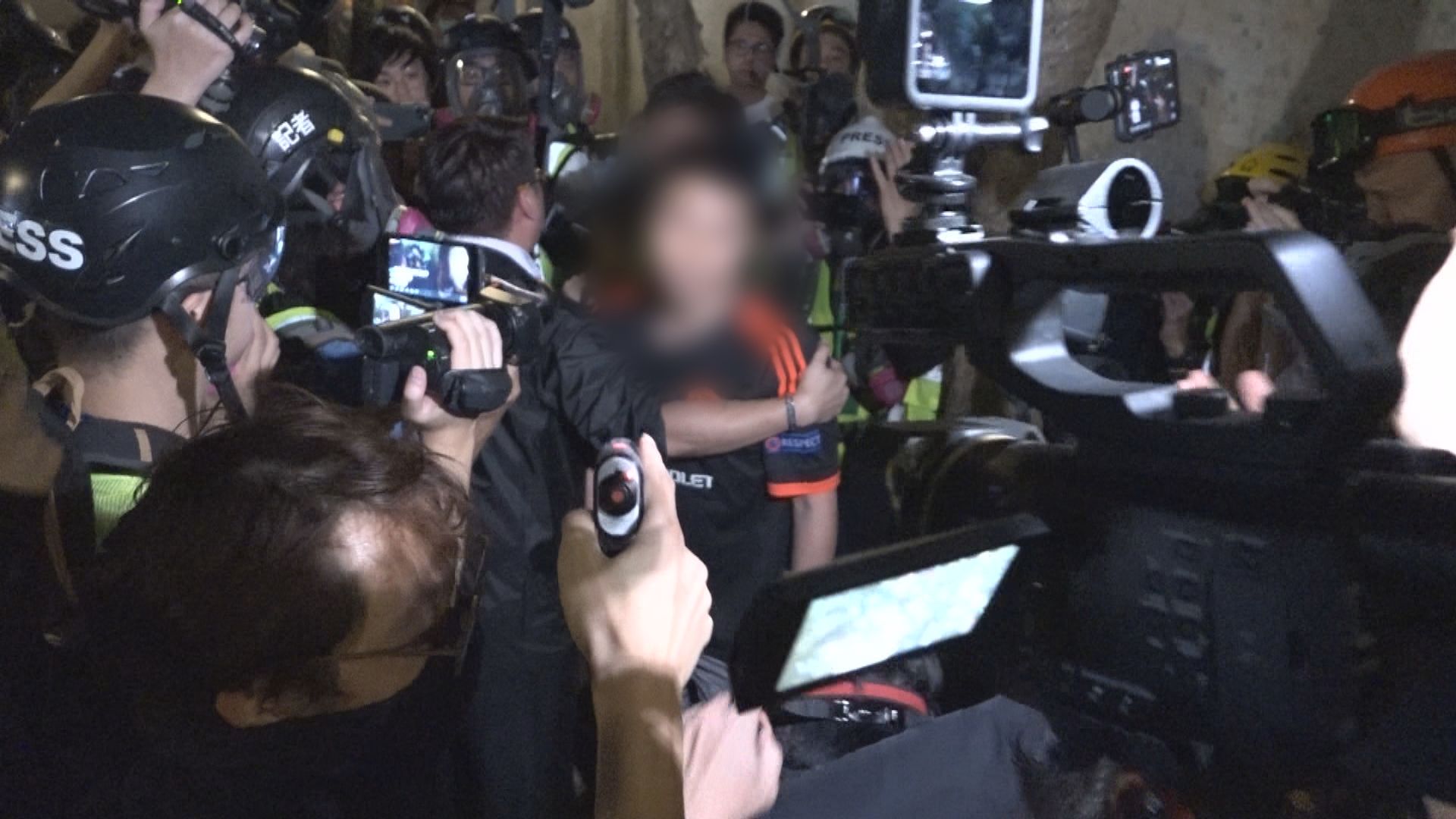 兩男女悼念周梓樂期間襲擊一男子　各被判囚3年8個月