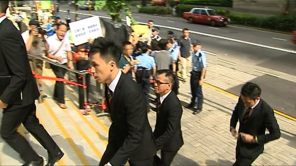 「七警案」全部被告否認控罪　明天再訊