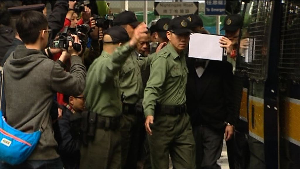 曾蔭權乘囚車抵達高院　今日判刑