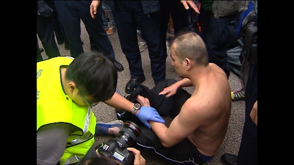 三人向黎智英擲內臟及襲擊糾察罪成