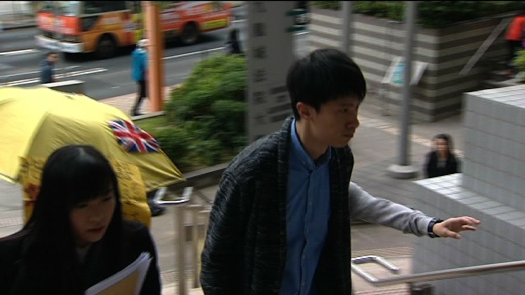 闖立會會議室被控非法集結　梁頌恆出庭自辯