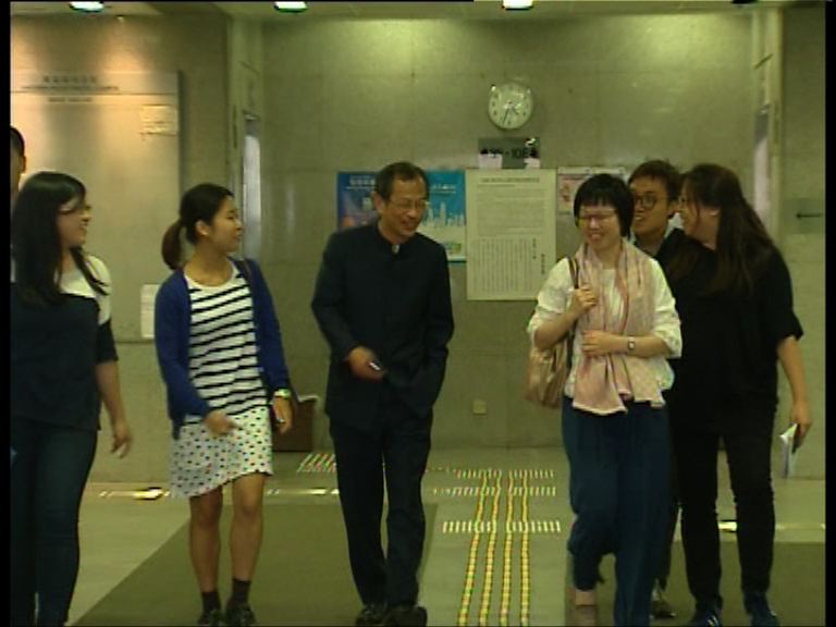 辯方質疑曾鈺成錯誤演繹特權法