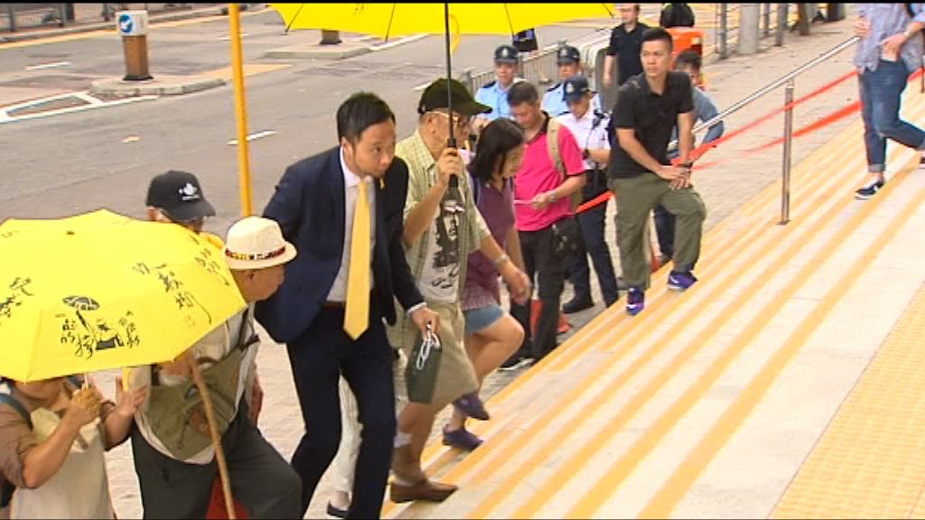 七警案　曾健超出庭作供