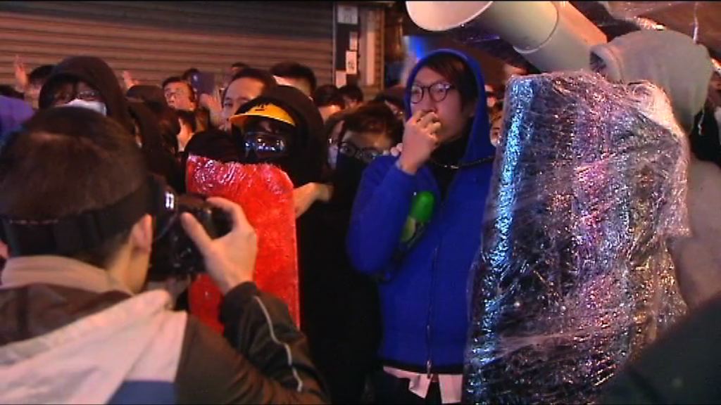 梁天琦等五人旺角暴動案續審　控方傳警員作供