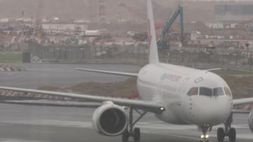 國產客機C919載120大學生赴上海交流 陳國基：增強對國家認同感