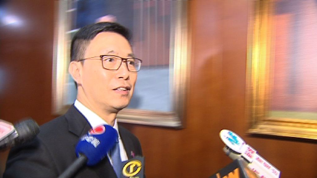 楊潤雄拒評蔡若蓮或任教育局副局長