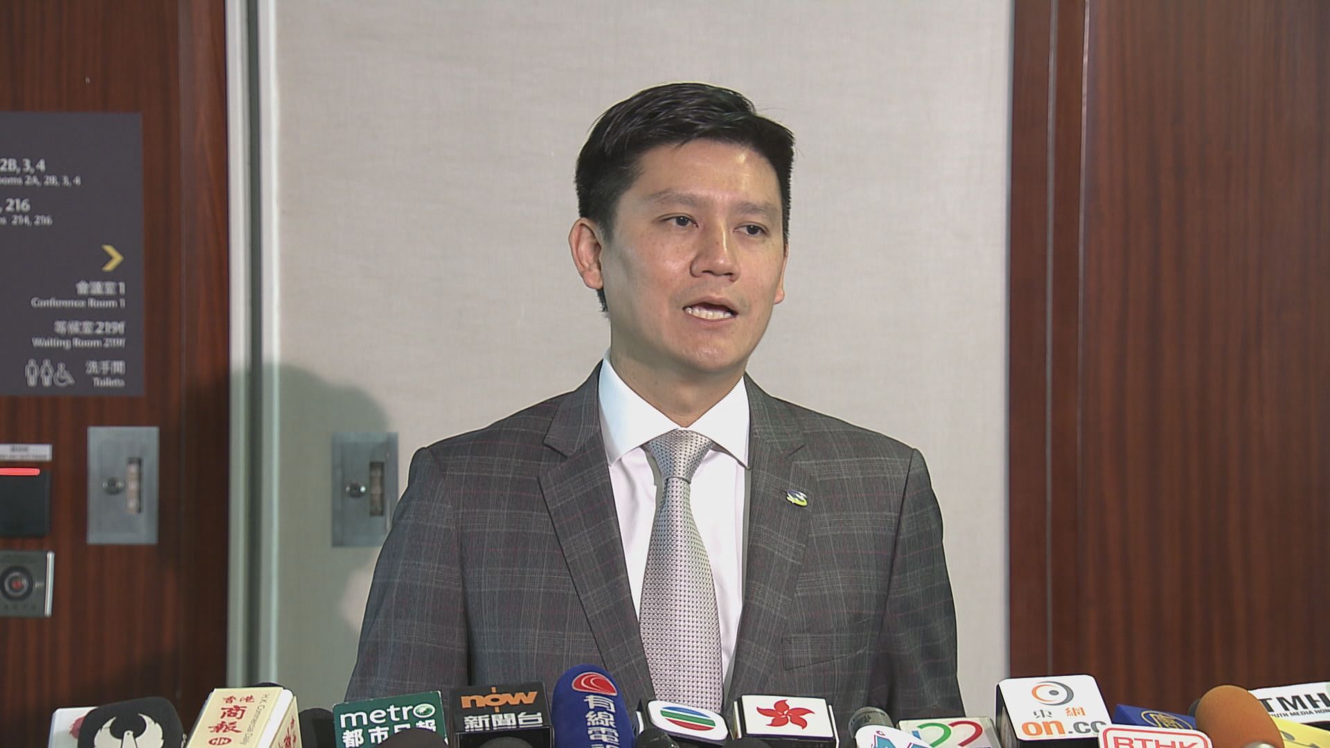 譚文豪：民航處空管系統再出故障是不能接受