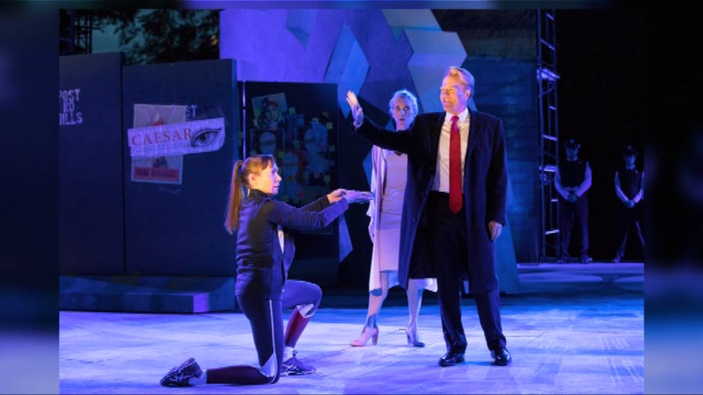 兩個美國企業抽起諷特朗普戲劇贊助