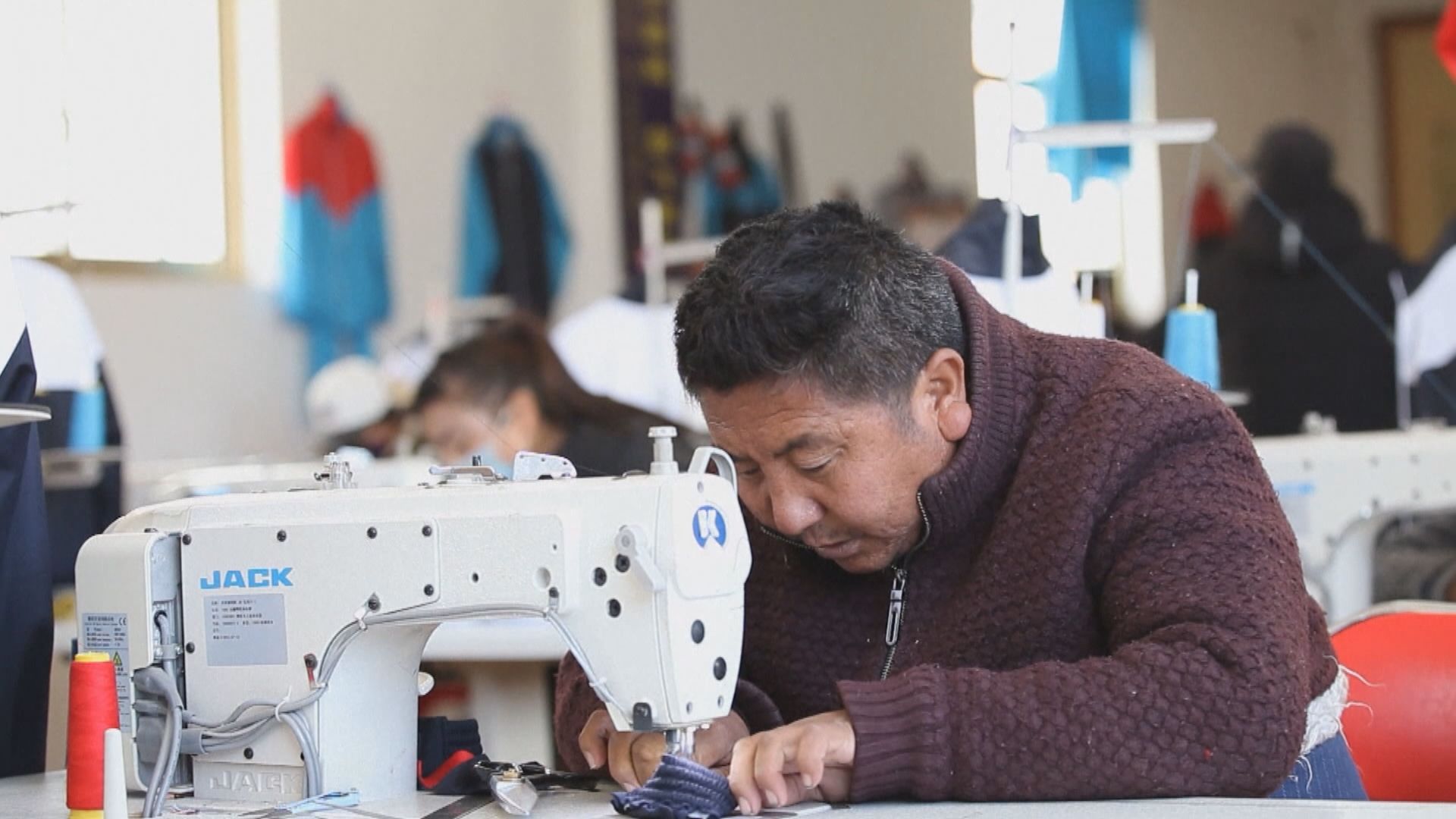 內地上月財新製造業採購經理指數急跌至新低