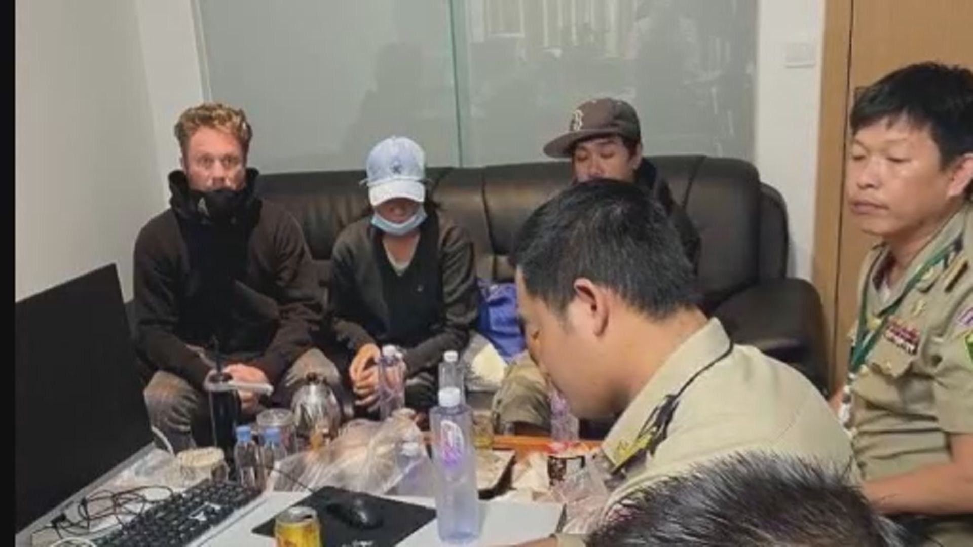柬埔寨警方救出三名聲稱遭關押的外國人