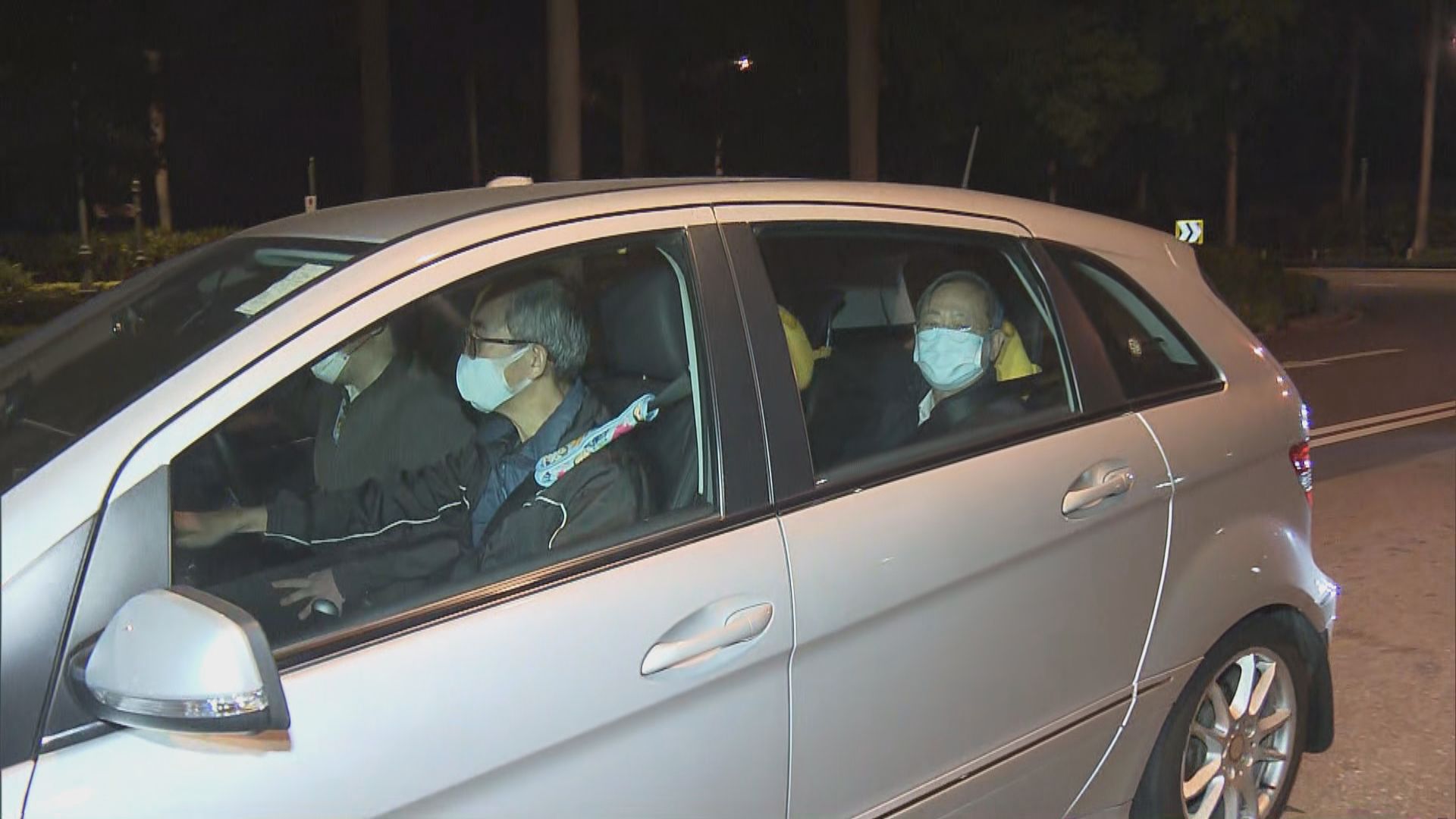 白韞六、黎棟國獲撤銷檢疫令離開竹篙灣