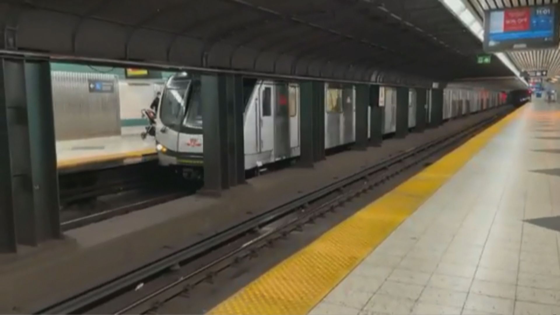 加拿大女子涉推人落地鐵路軌被控企圖謀殺