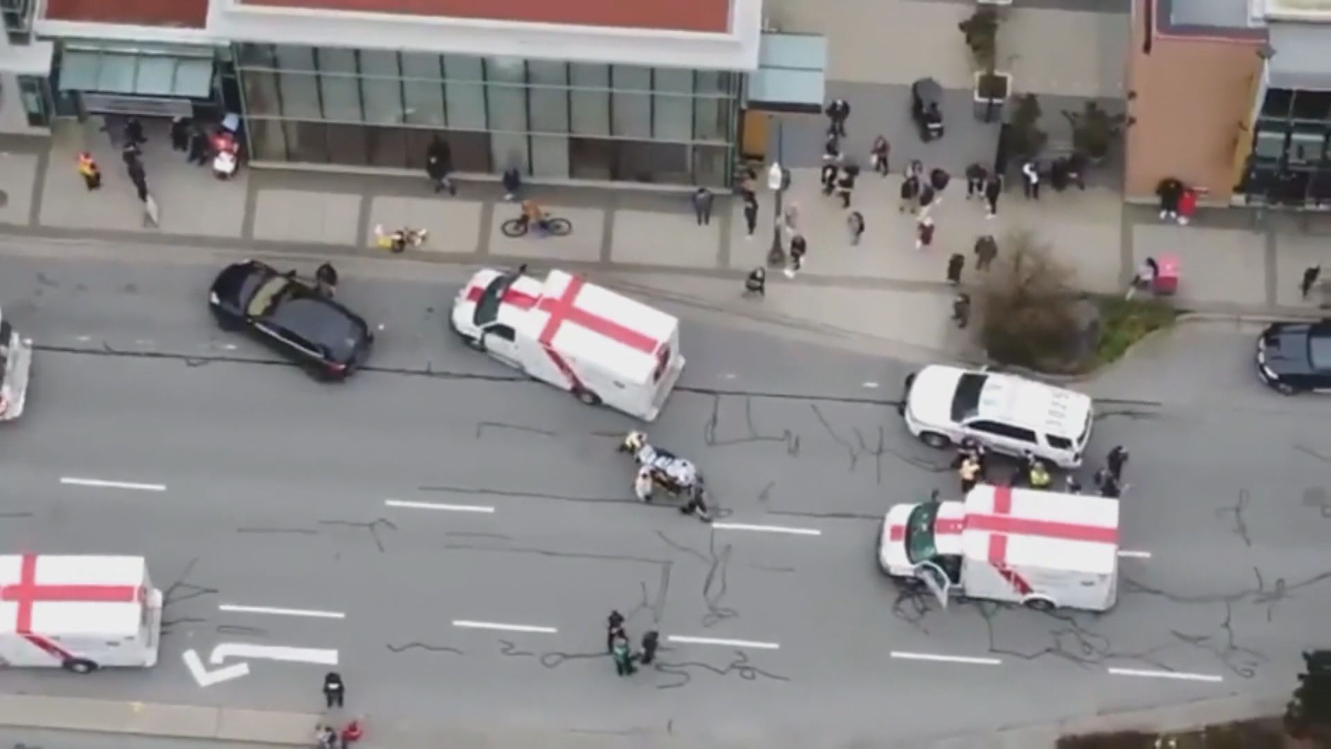 北溫哥華持刀襲擊案一死多人傷　疑兇動機未明