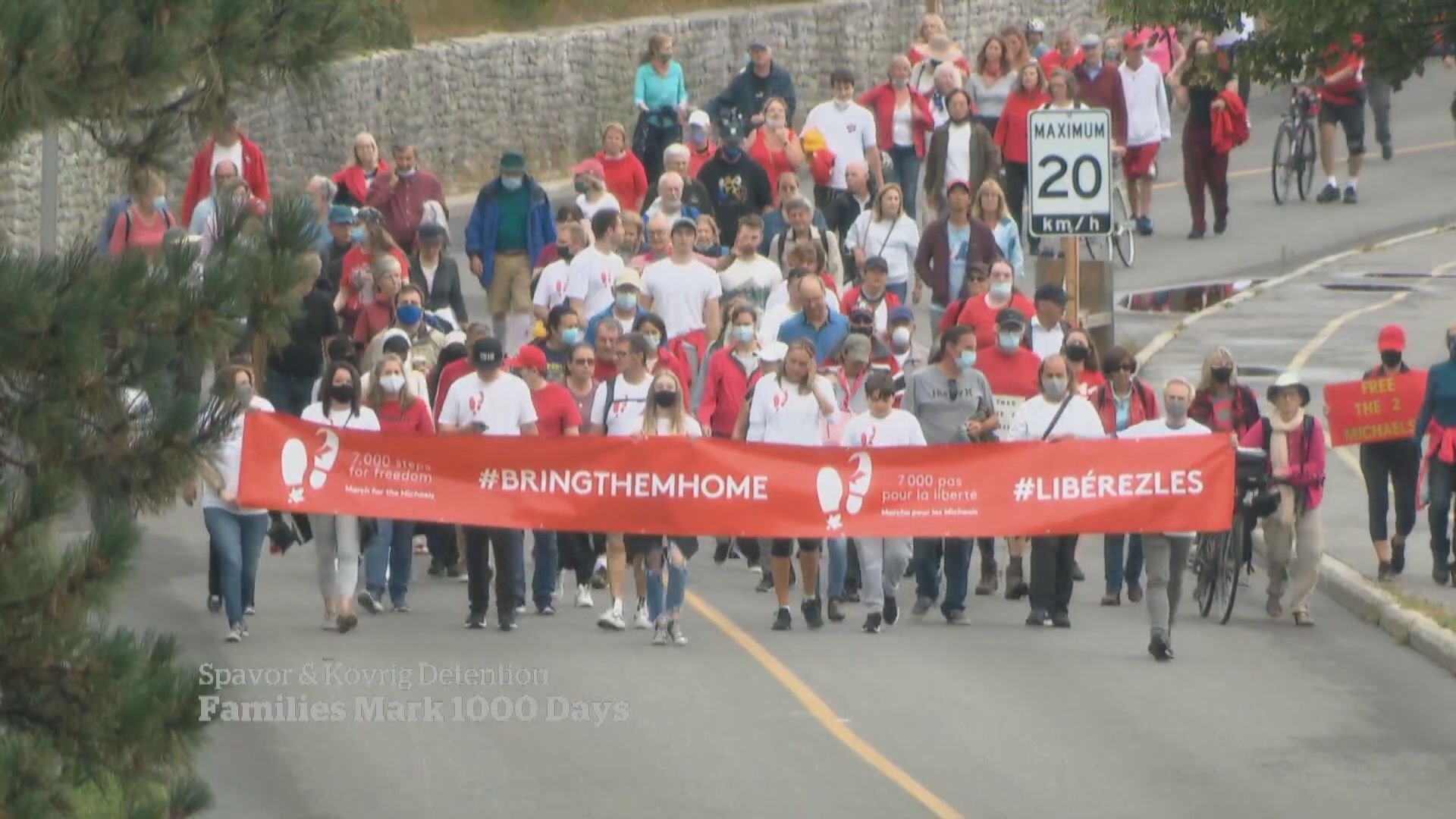 加拿大遊行聲援兩公民在華被押一千日