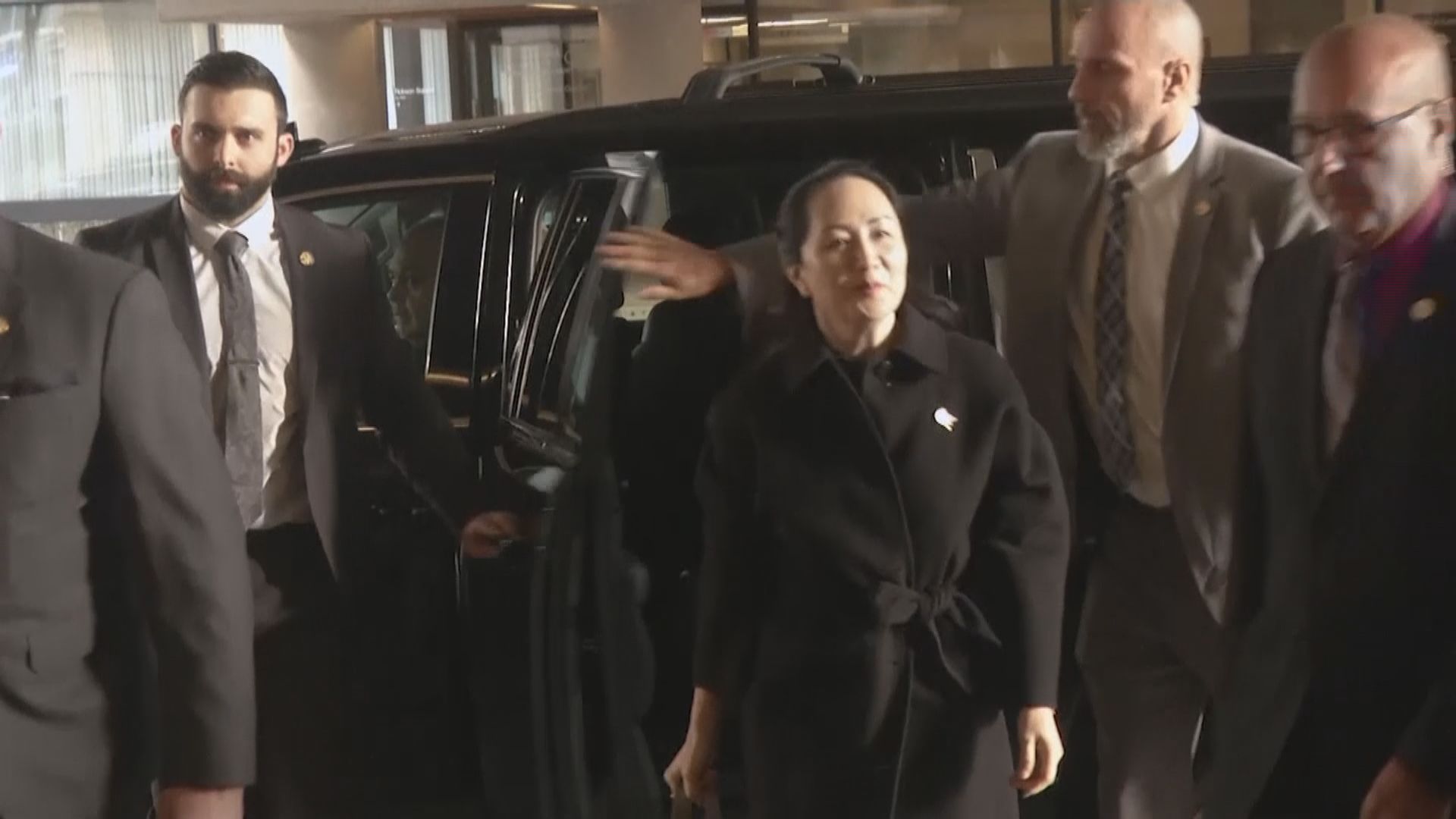 孟晚舟引渡案辯方要求法庭禁公開銀行文件