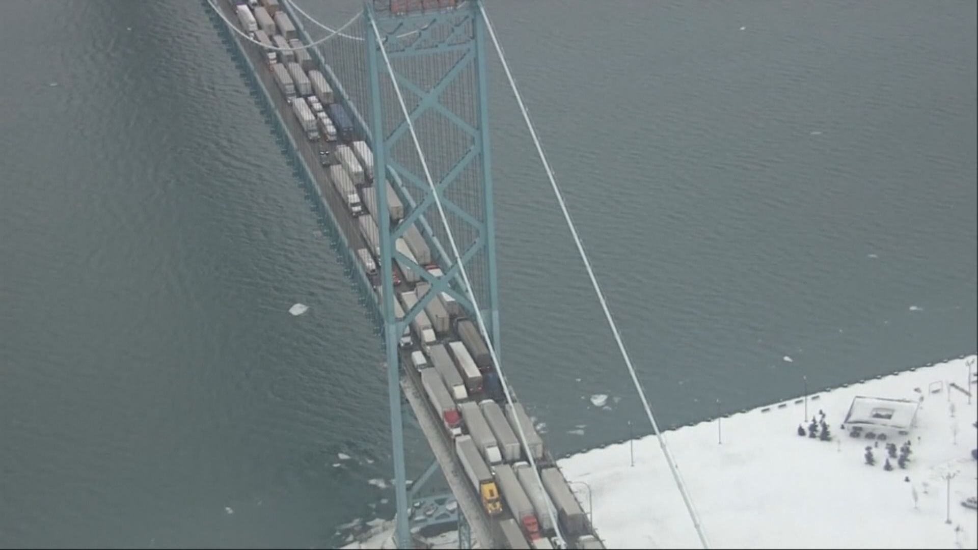  加國貨車司機續堵塞美加邊境大橋
