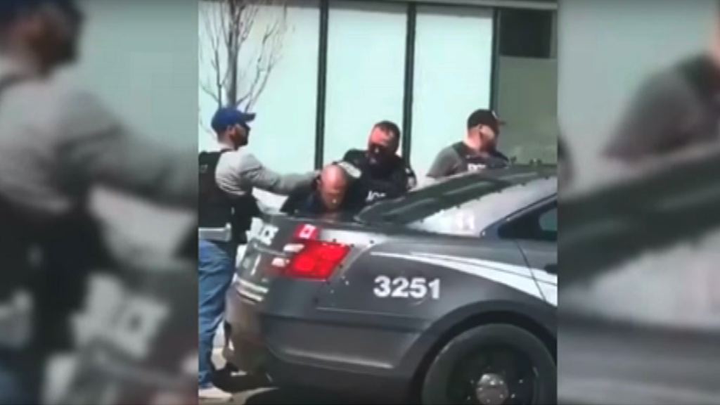 加拿大多倫多客貨車撞途人逾20死傷