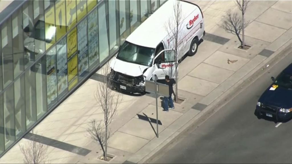 多倫多客貨車蓄意撞途人　據報死傷者包括華人